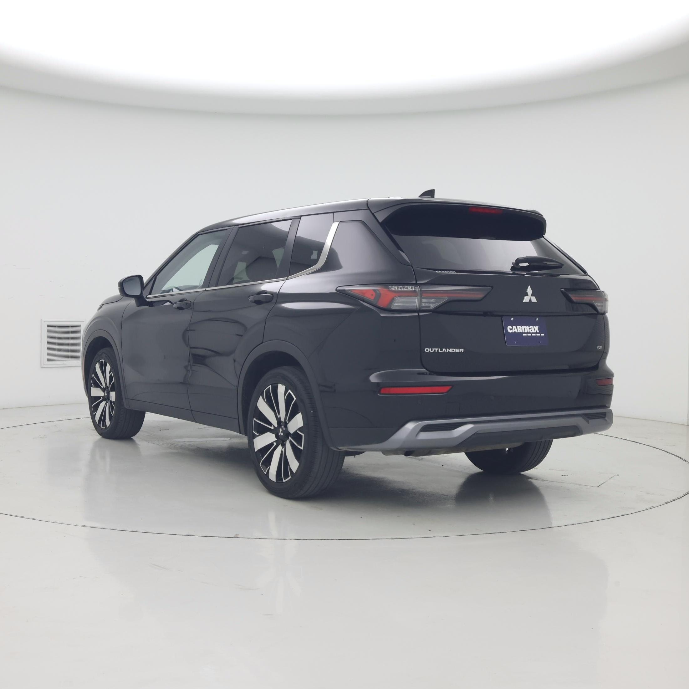 Thumbnail: 2025 Mitsubishi Outlander - 2