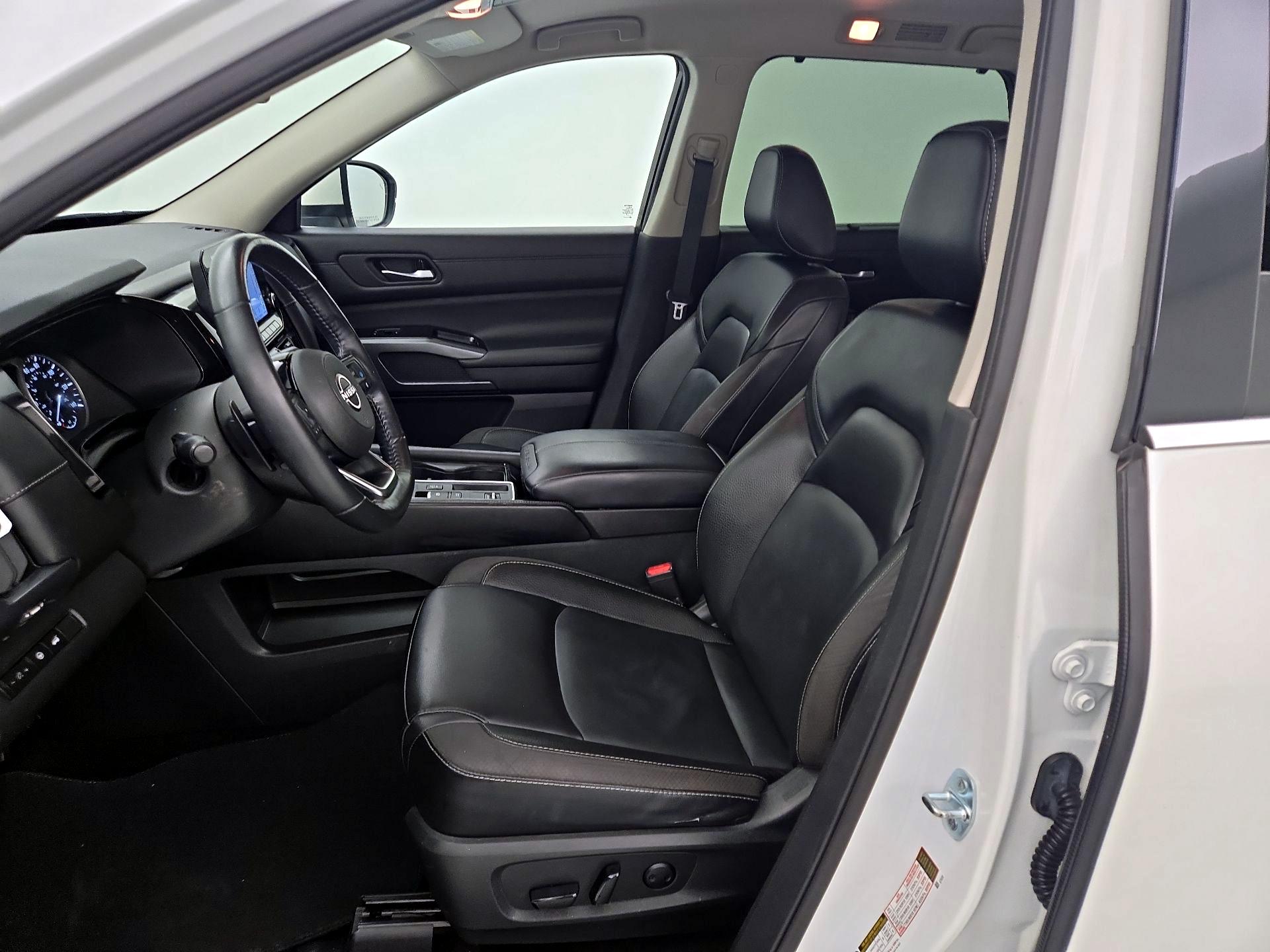 Thumbnail: 2023 Nissan Pathfinder - 11