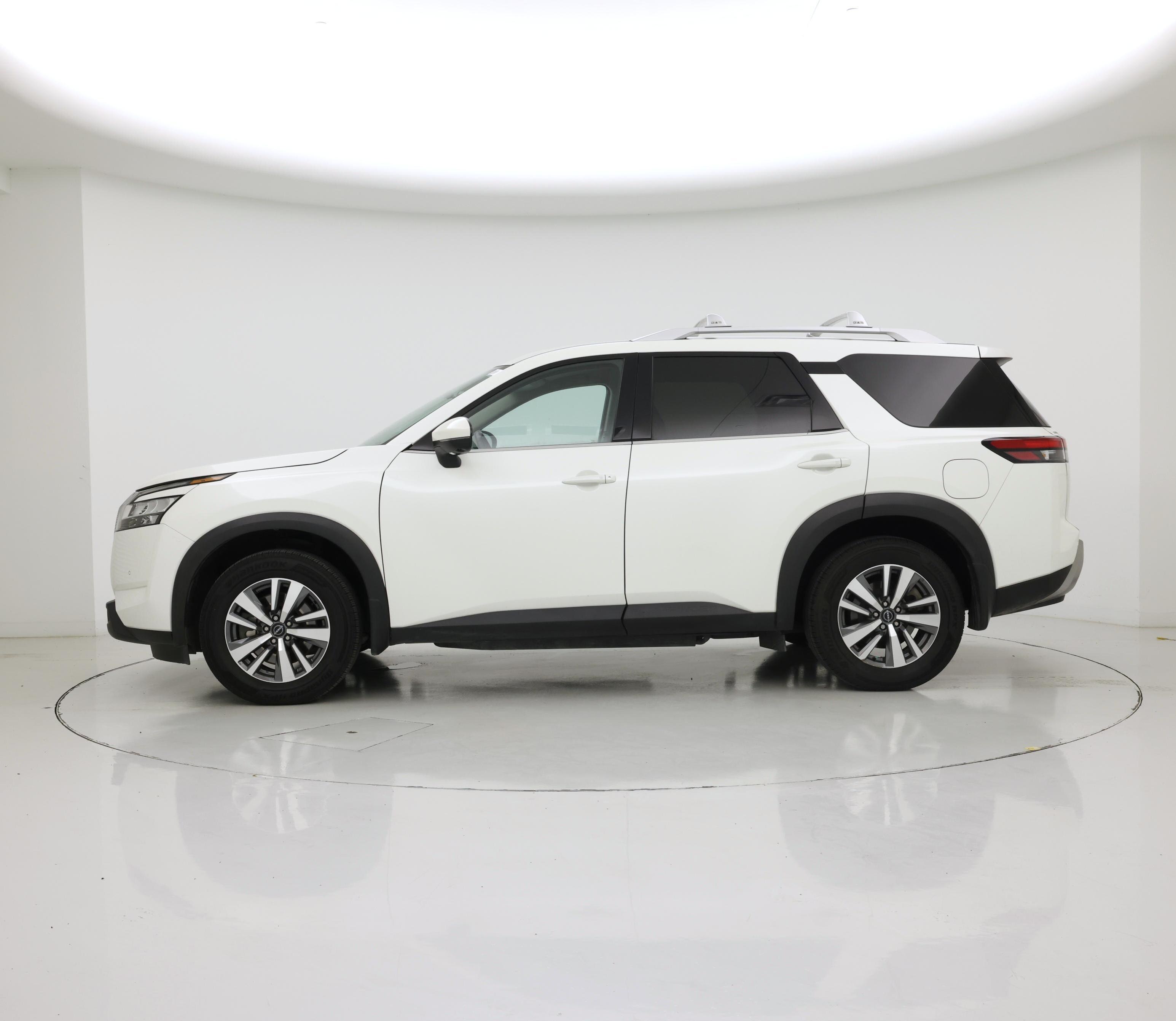 Thumbnail: 2023 Nissan Pathfinder - 3