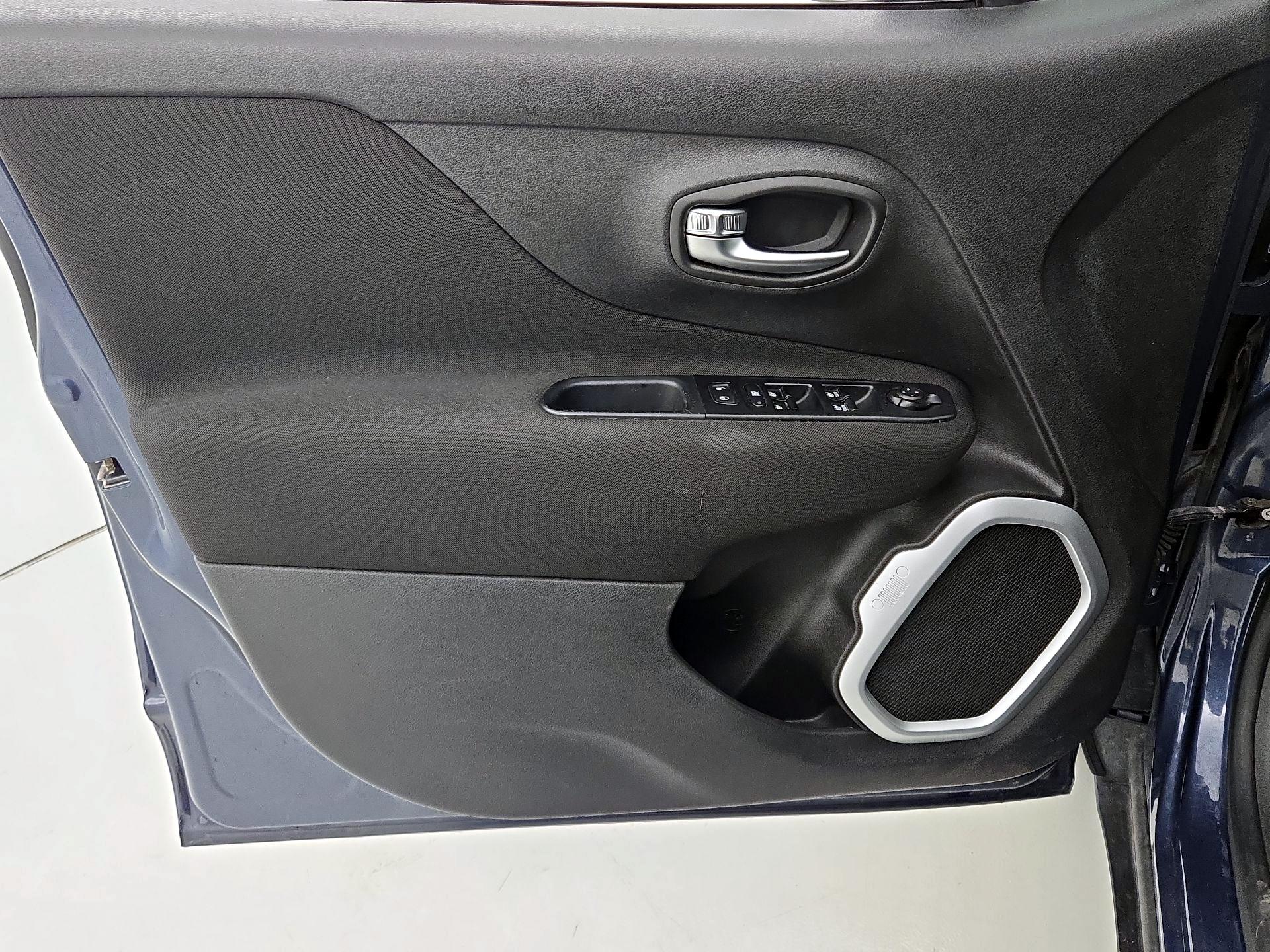 Thumbnail: 2021 Jeep Renegade - 12