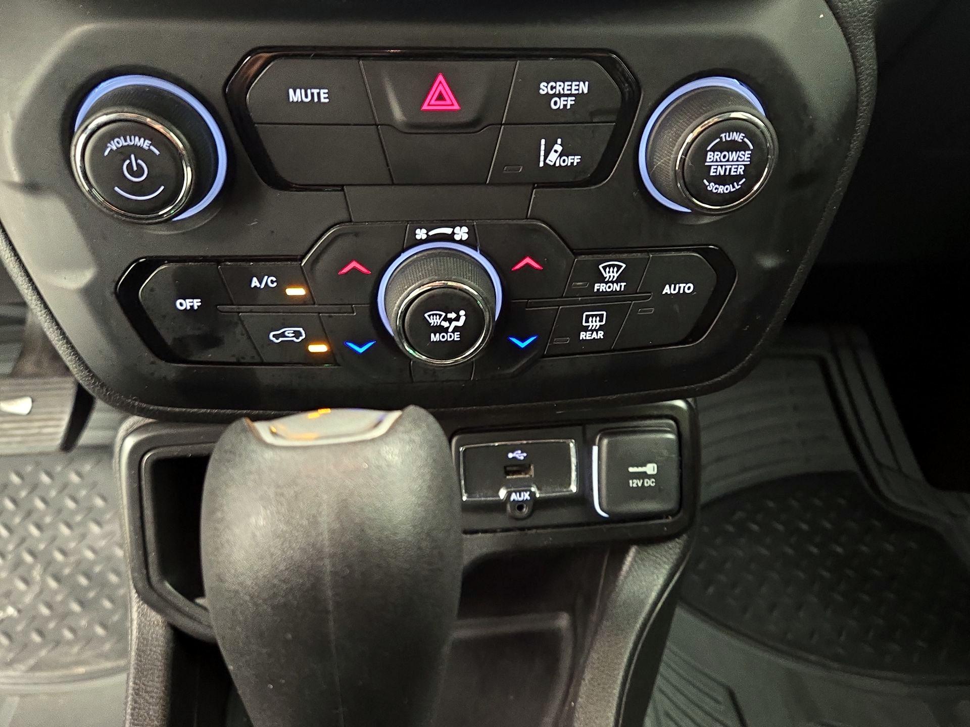 Thumbnail: 2021 Jeep Renegade - 16