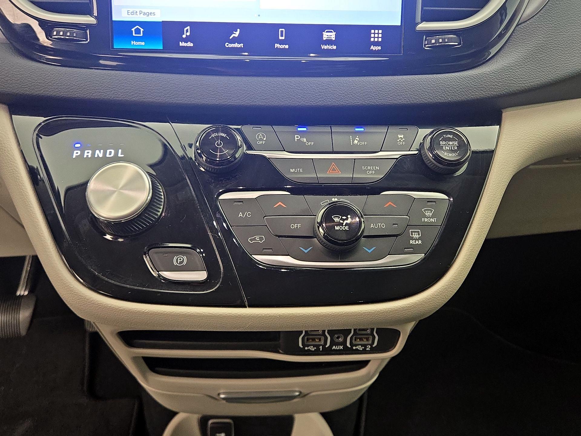 Thumbnail: 2024 Chrysler Pacifica - 16