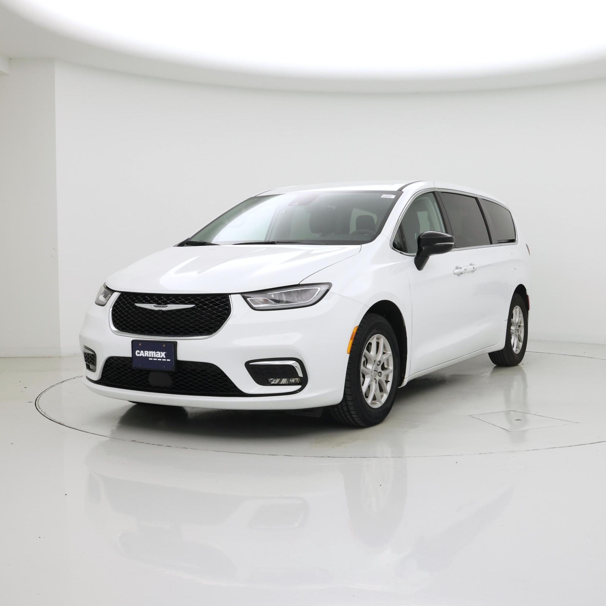 Thumbnail: 2024 Chrysler Pacifica - 4