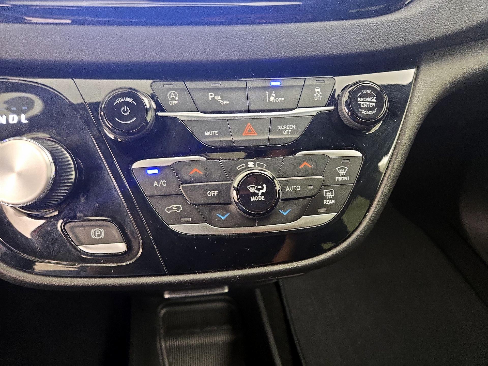 Thumbnail: 2025 Chrysler Pacifica - 16