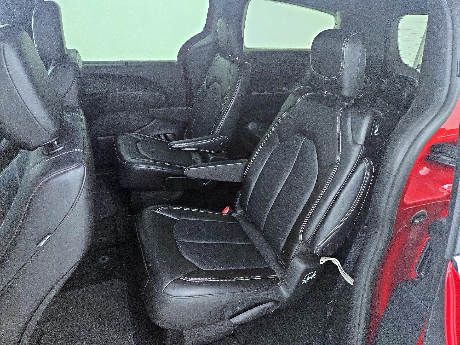 Thumbnail: 2025 Chrysler Pacifica - 19