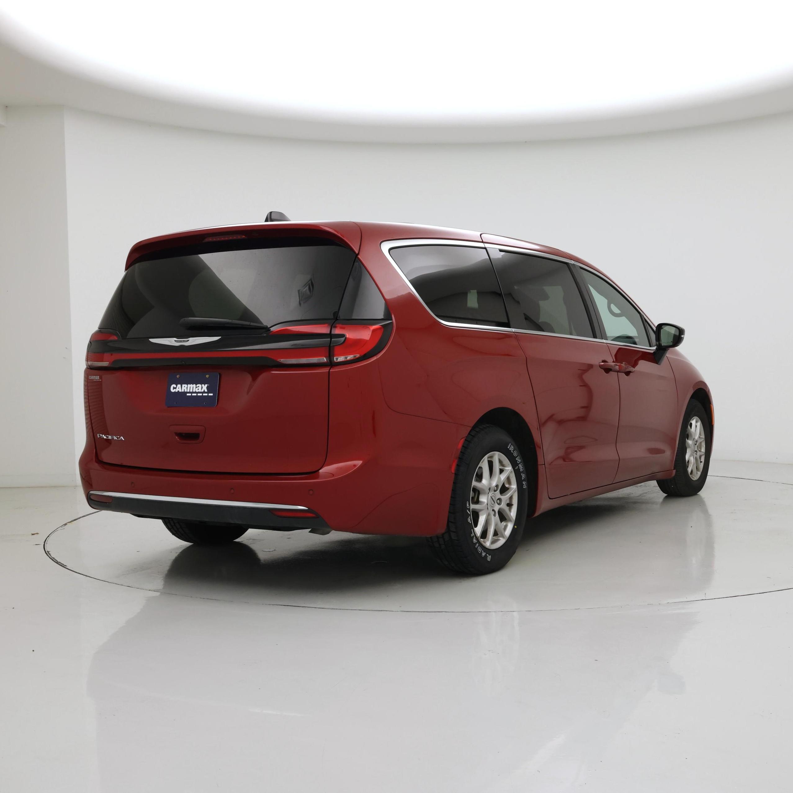 Thumbnail: 2025 Chrysler Pacifica - 8
