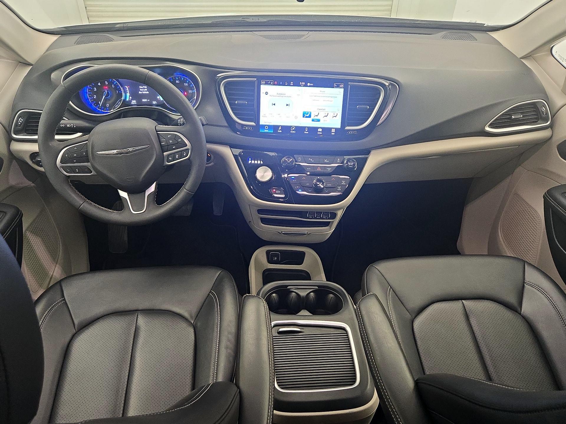 Thumbnail: 2024 Chrysler Pacifica - 9