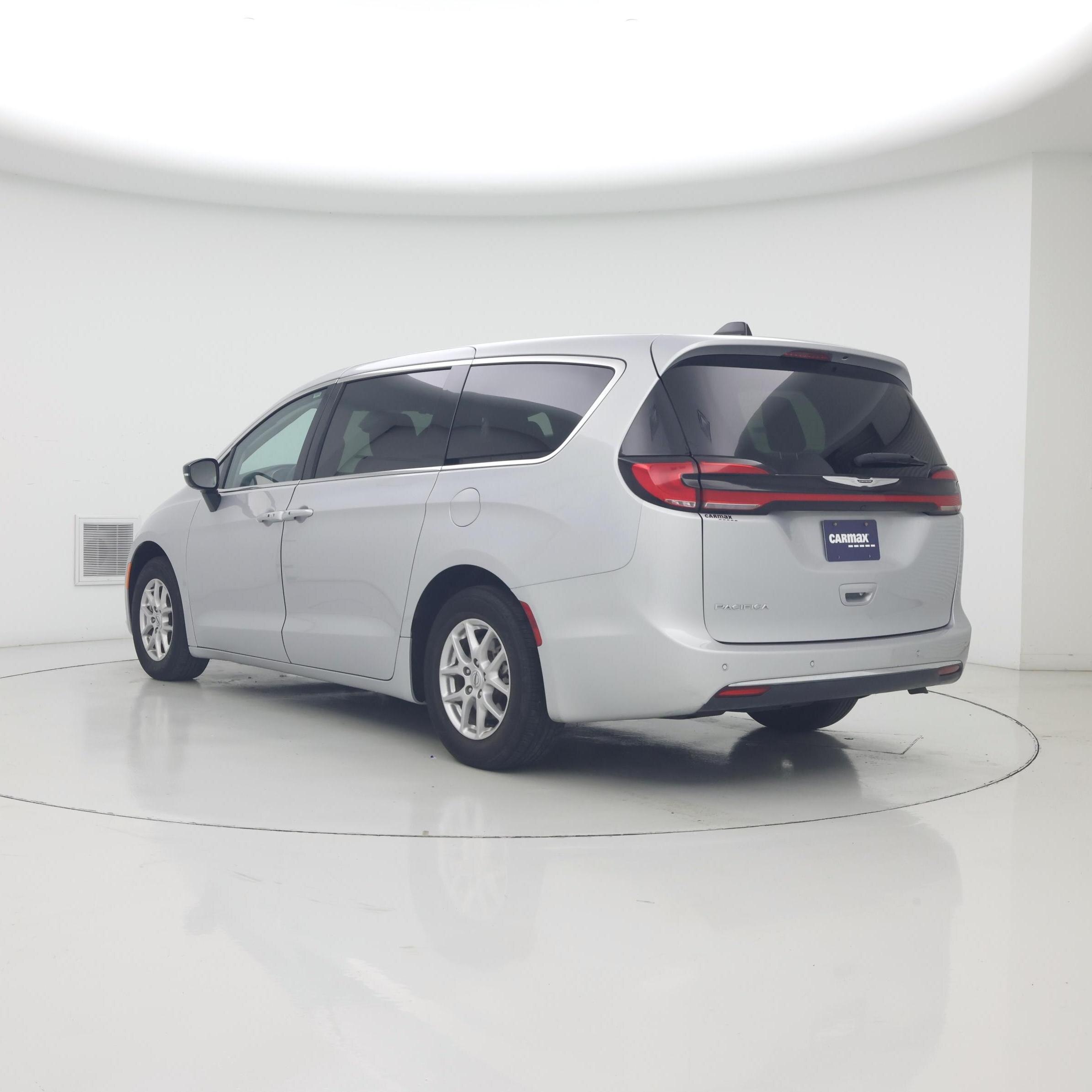 Thumbnail: 2024 Chrysler Pacifica - 2