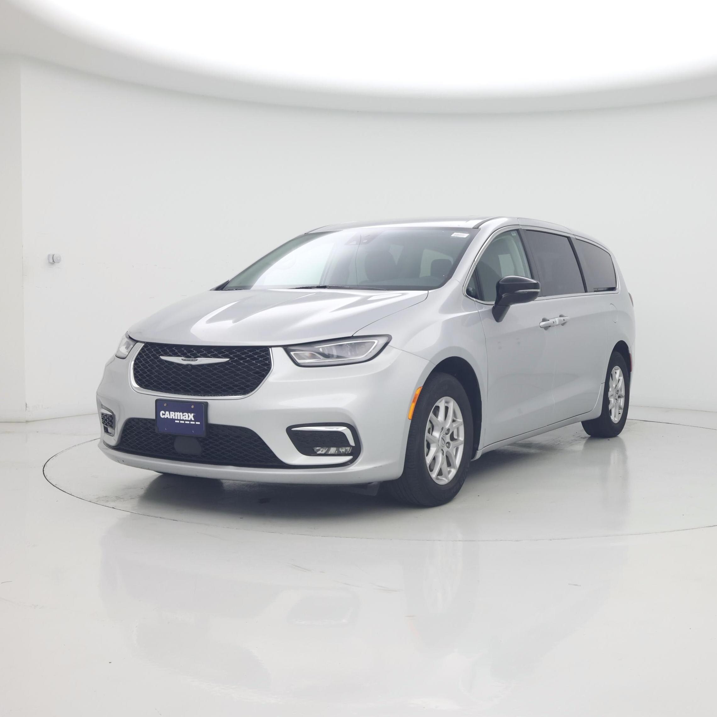 Thumbnail: 2024 Chrysler Pacifica - 4