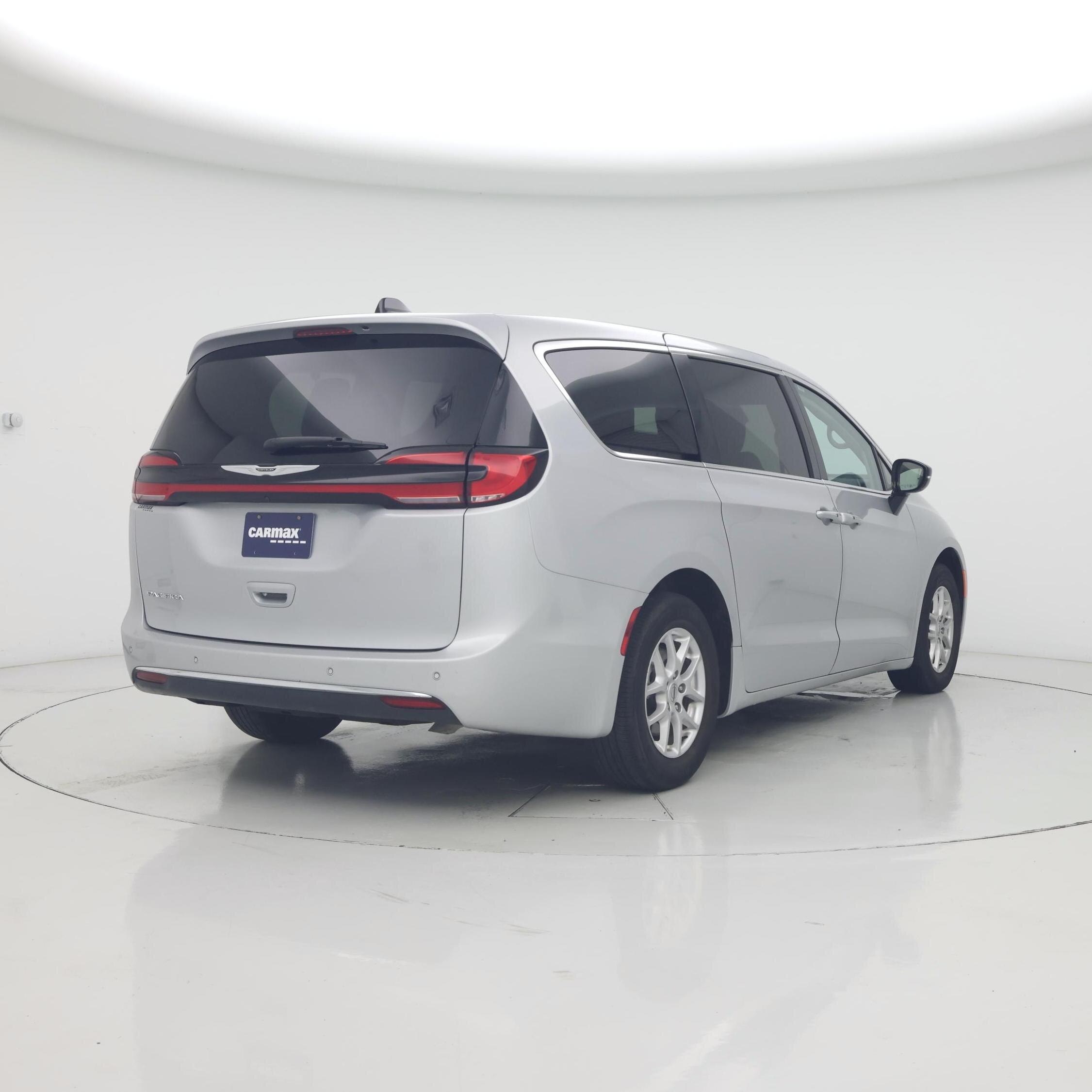 Thumbnail: 2024 Chrysler Pacifica - 8