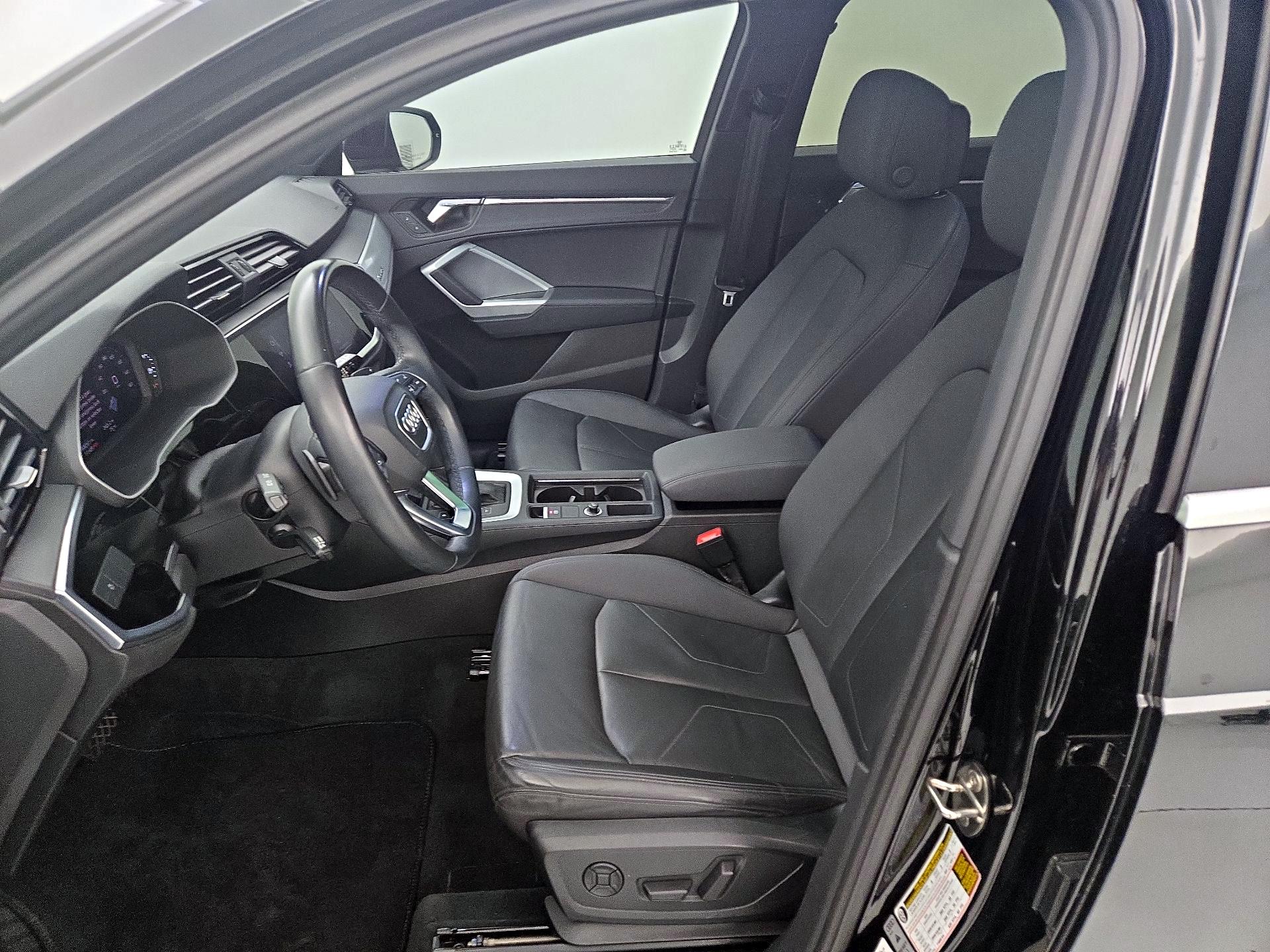 Thumbnail: 2021 Audi Q3 - 11