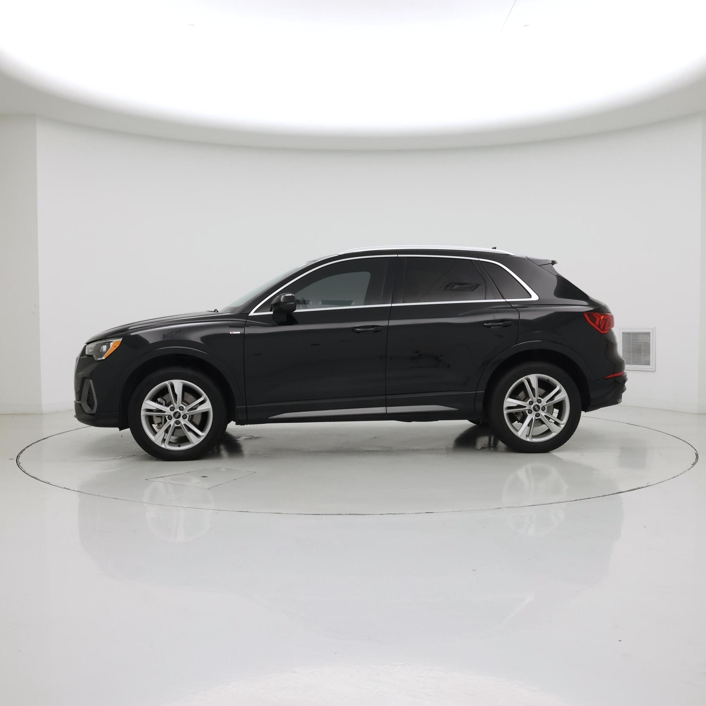 Thumbnail: 2021 Audi Q3 - 3