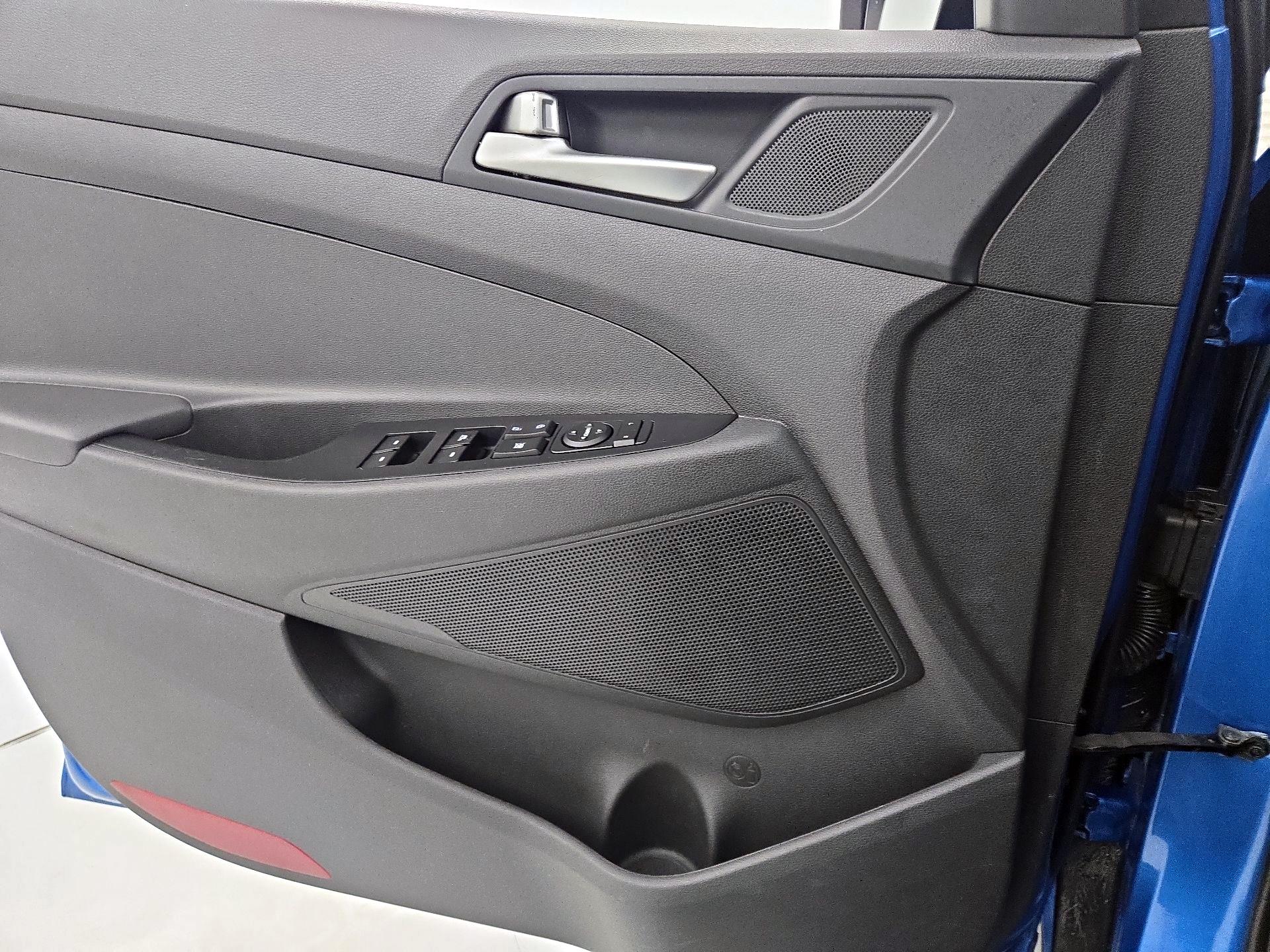 Thumbnail: 2020 Hyundai Tucson - 12