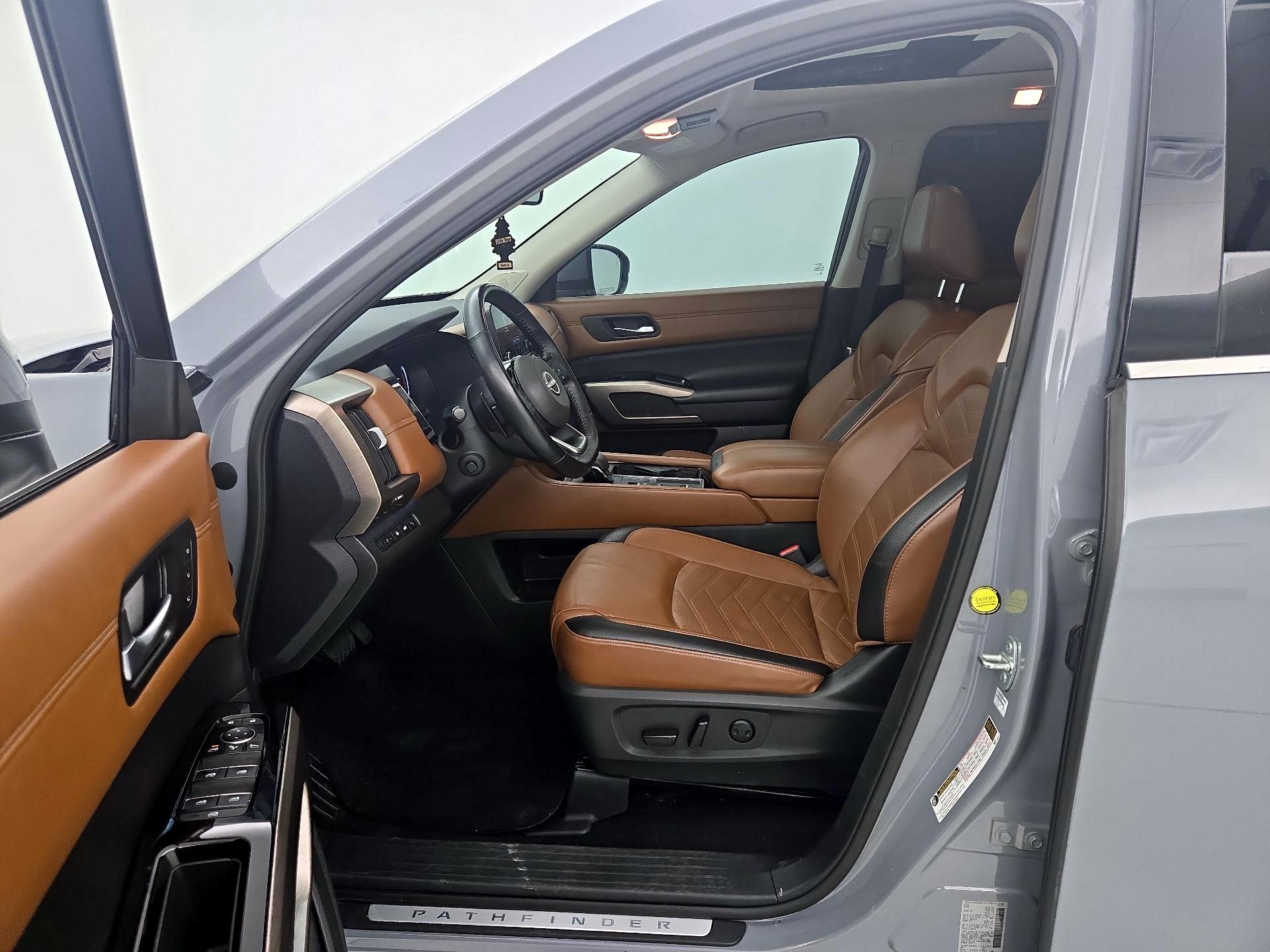 Thumbnail: 2023 Nissan Pathfinder - 11
