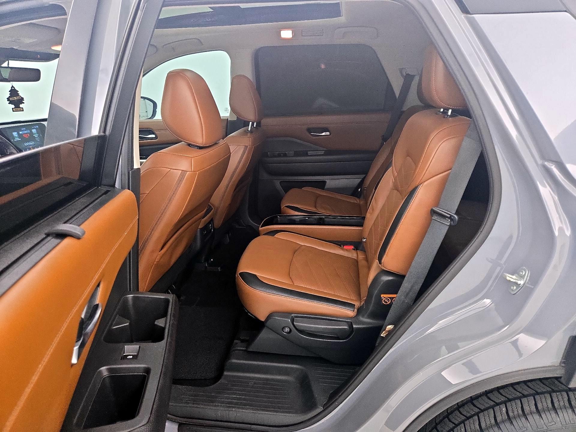 Thumbnail: 2023 Nissan Pathfinder - 20