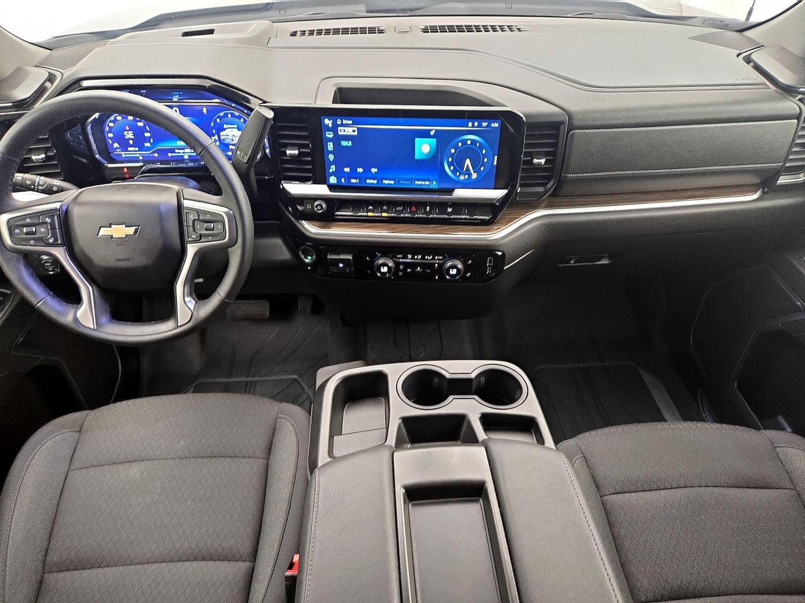 2024 Chevrolet Silverado 1500 LT - Photo 10