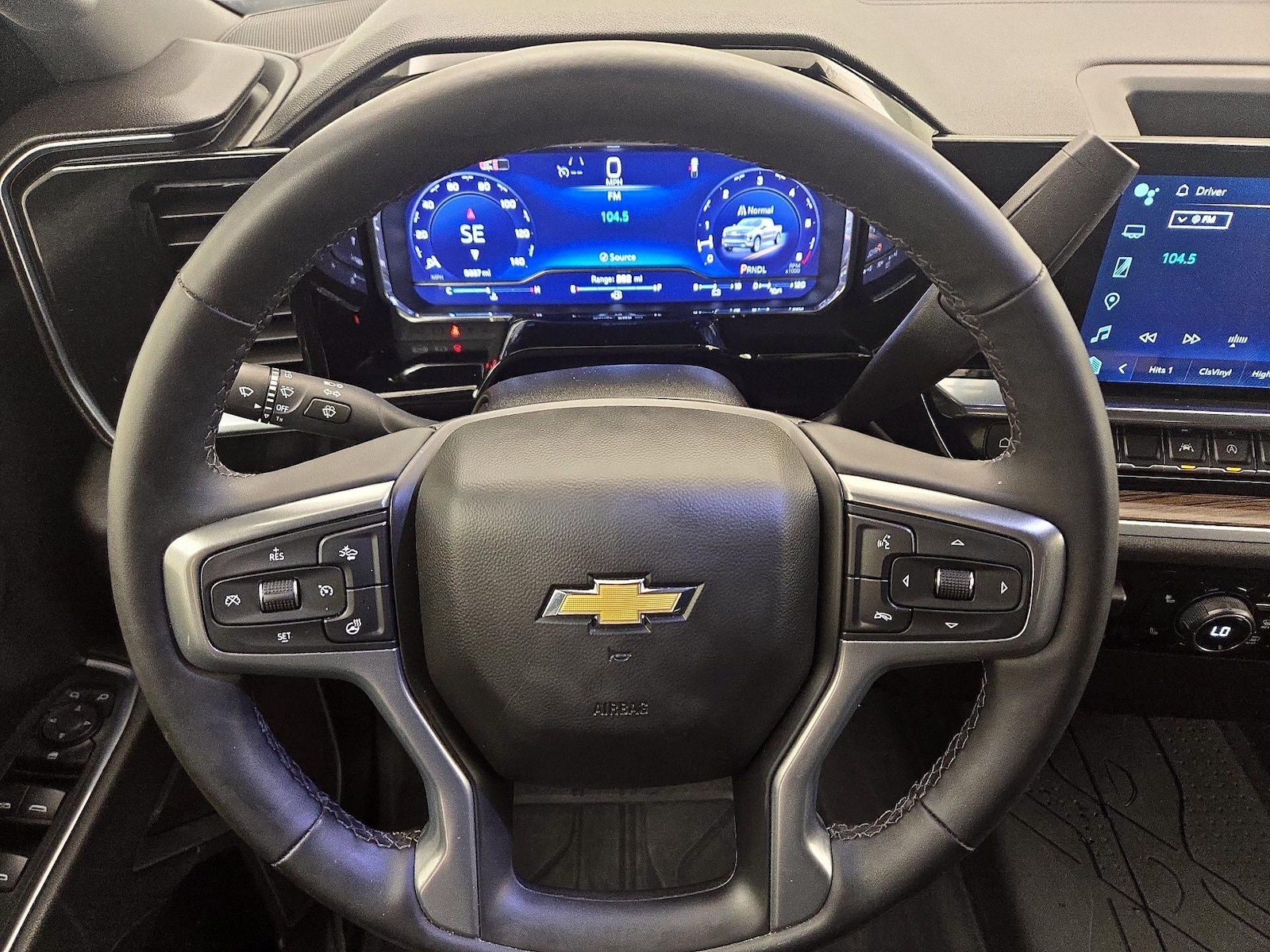 2024 Chevrolet Silverado 1500 LT - Photo 11