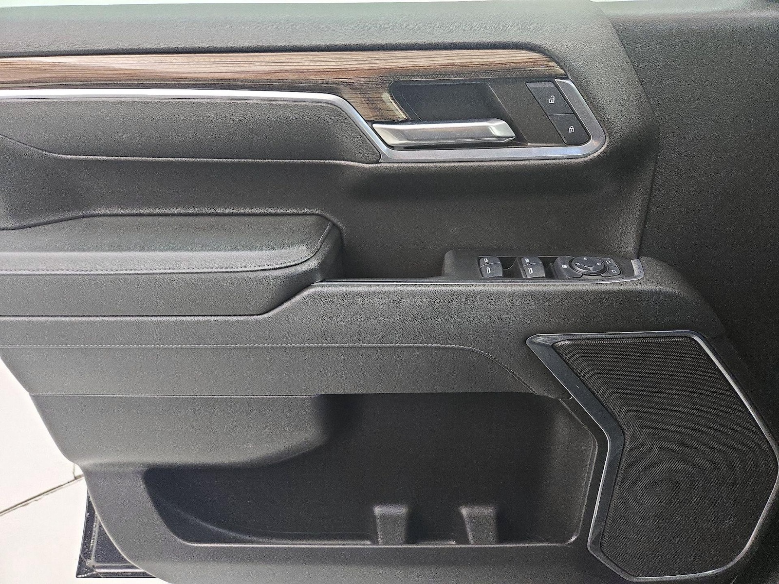 2024 Chevrolet Silverado 1500 LT - Photo 13