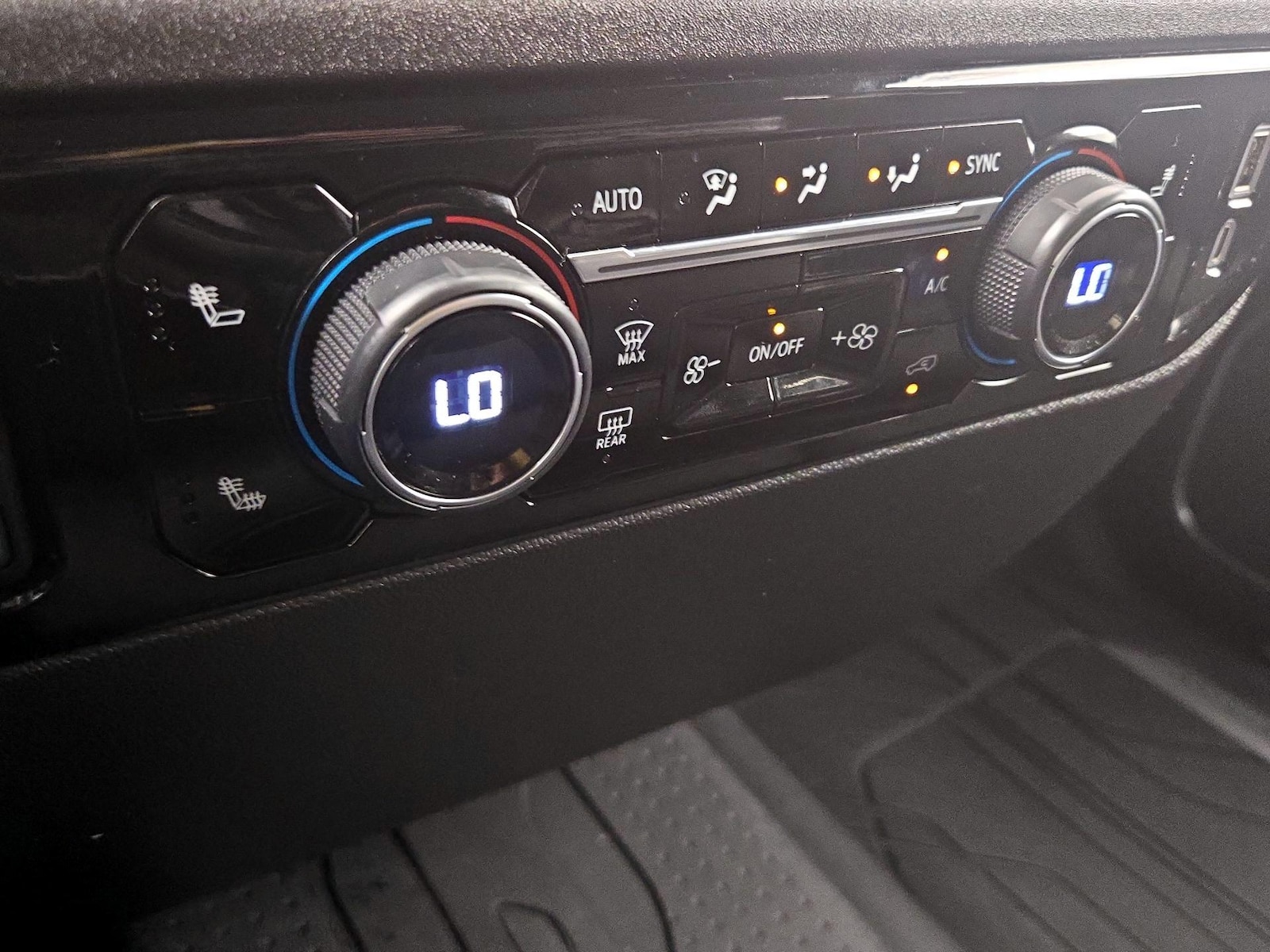 2024 Chevrolet Silverado 1500 LT - Photo 17