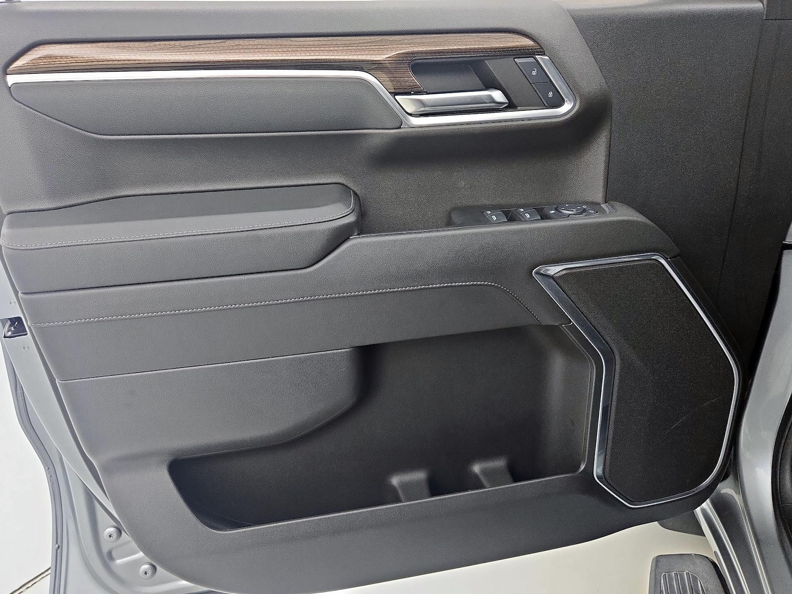 2024 Chevrolet Silverado 1500 LT - Photo 13