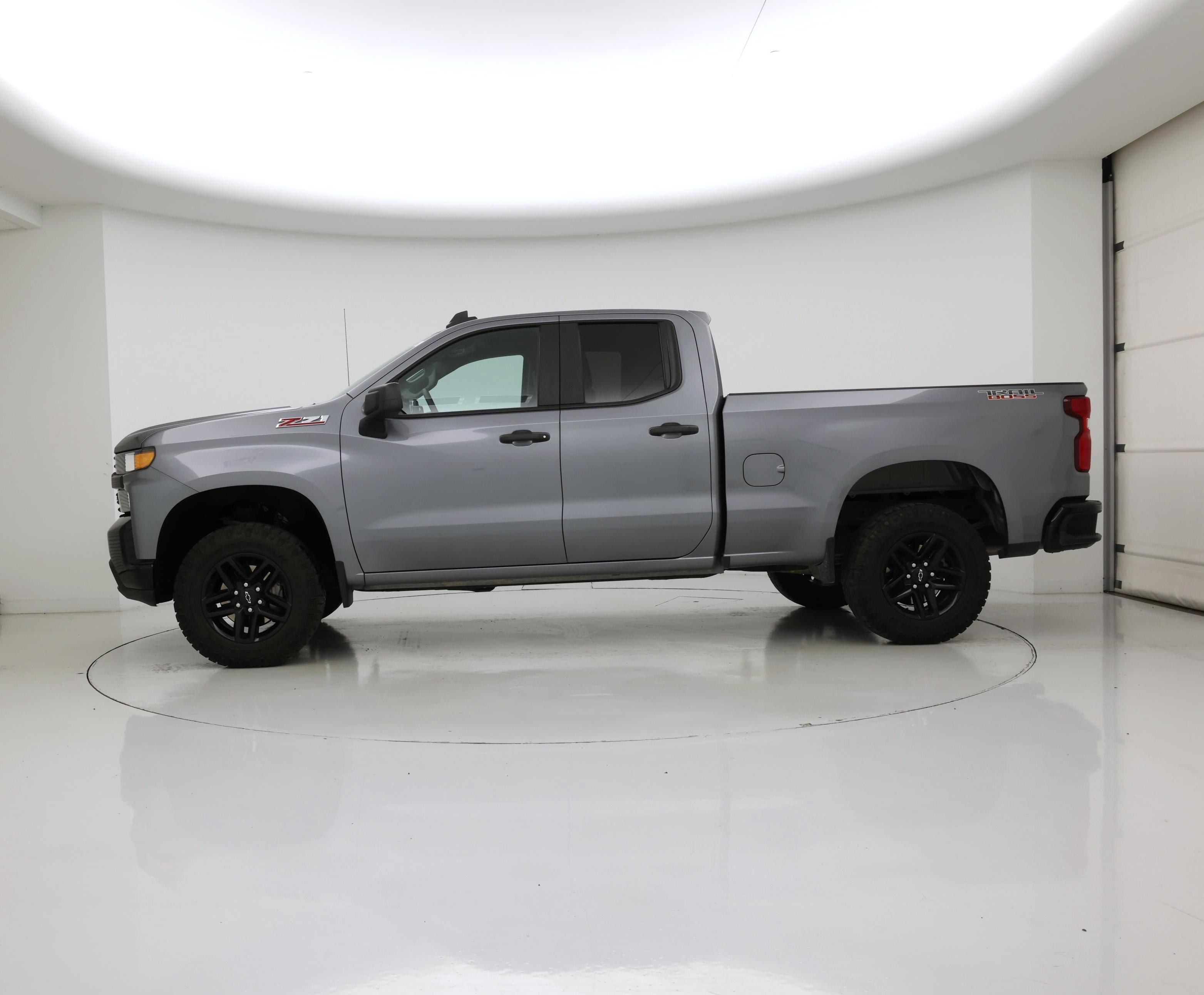 Thumbnail: 2020 Chevrolet Silverado 1500 - 3