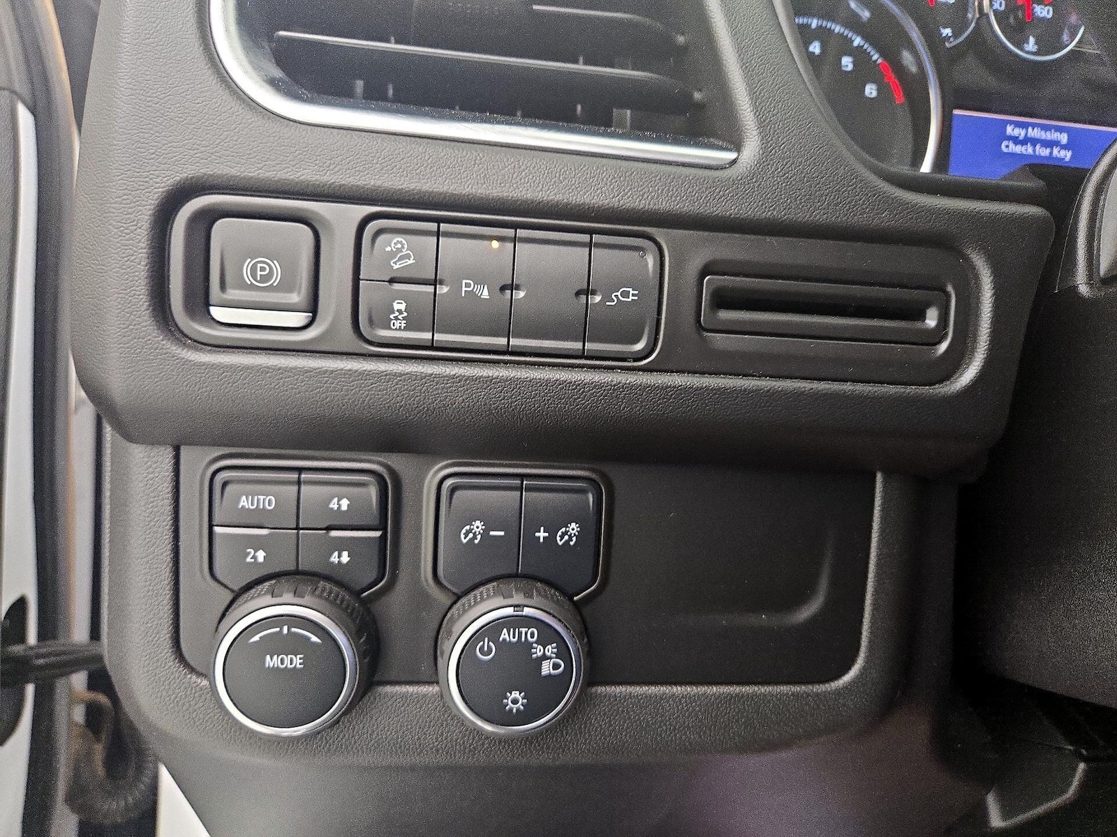 2021 Chevrolet Suburban Z71 - Photo 14