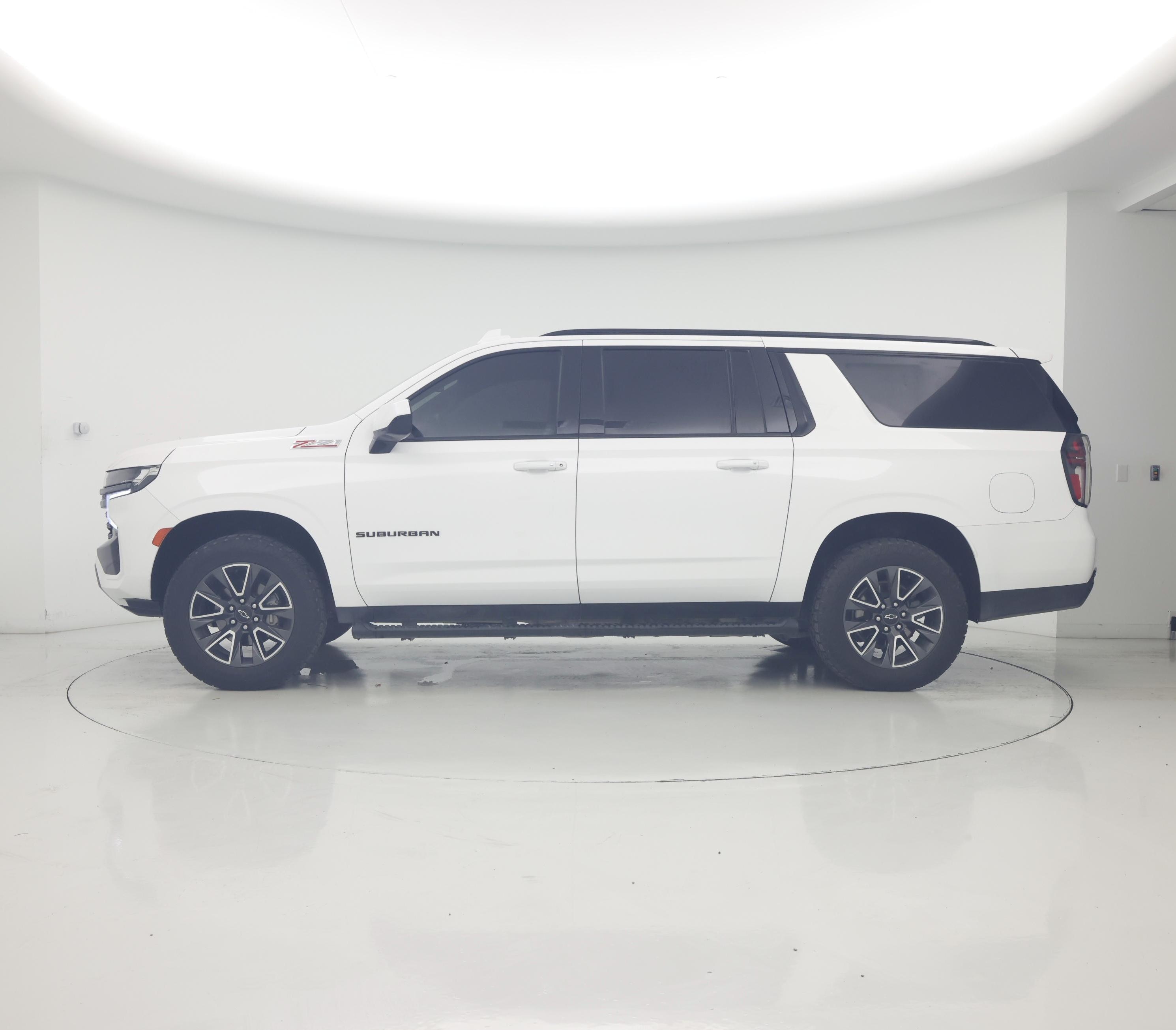 Thumbnail: 2021 Chevrolet Suburban - 3