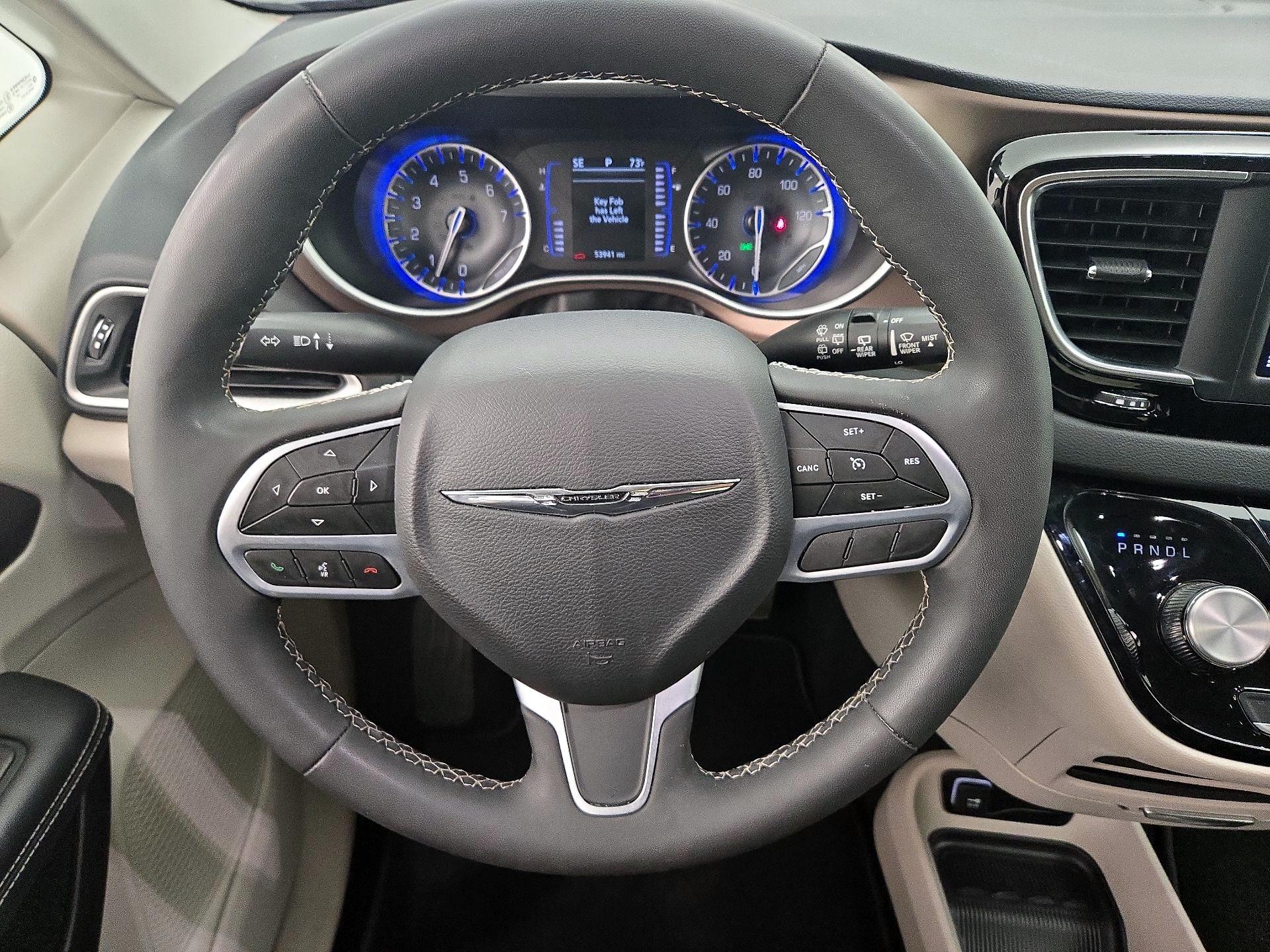Thumbnail: 2023 Chrysler Voyager - 10