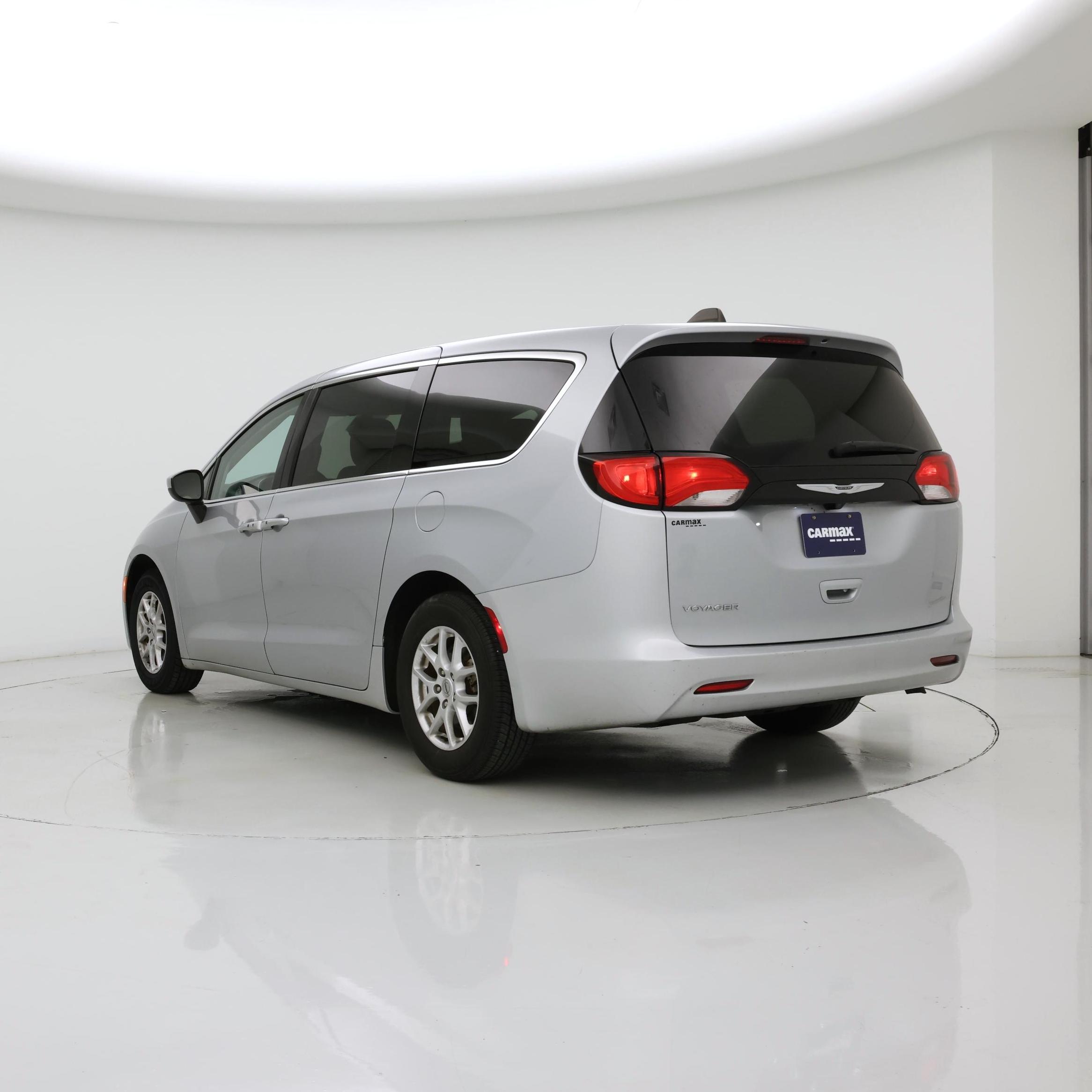 Thumbnail: 2023 Chrysler Voyager - 2