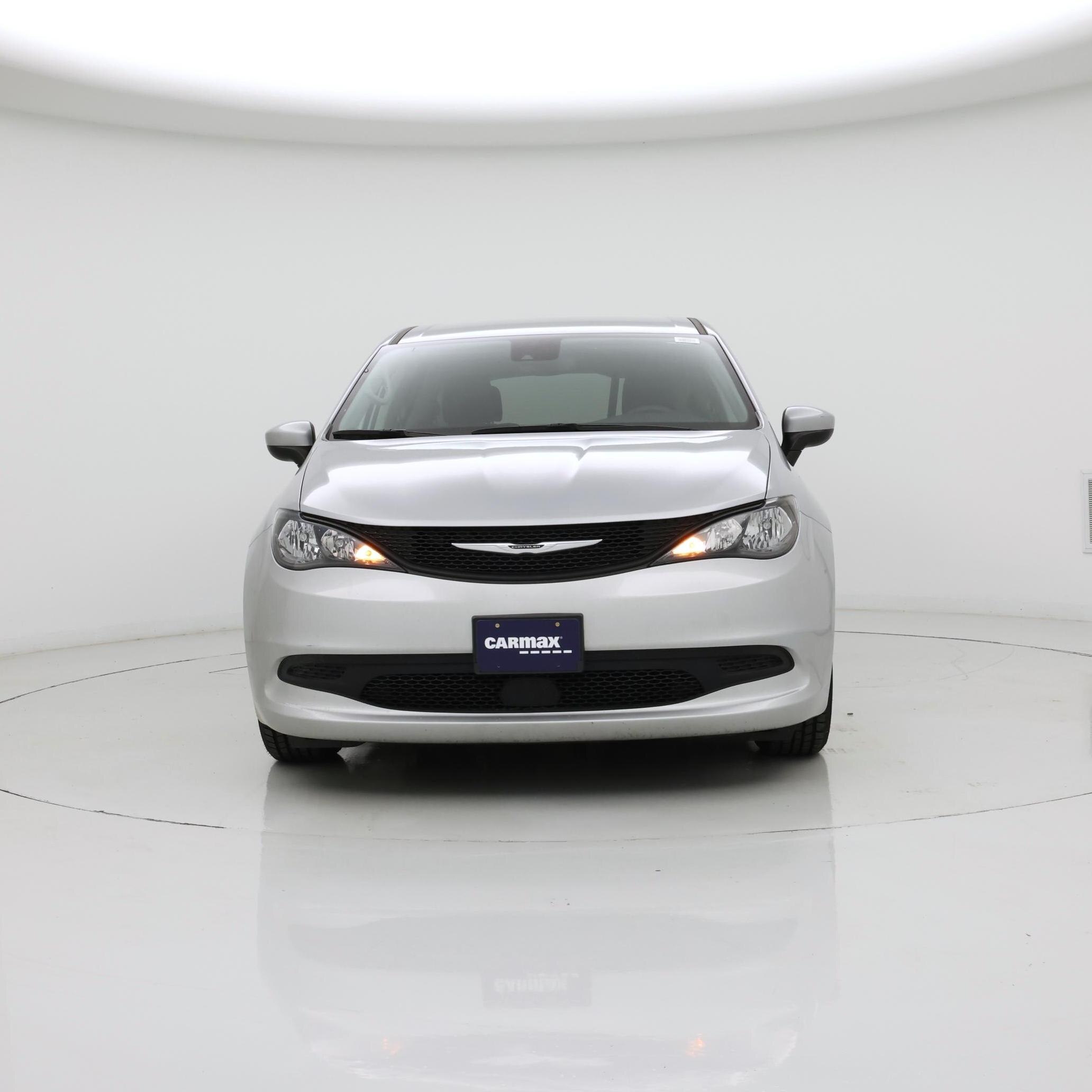 Thumbnail: 2023 Chrysler Voyager - 5