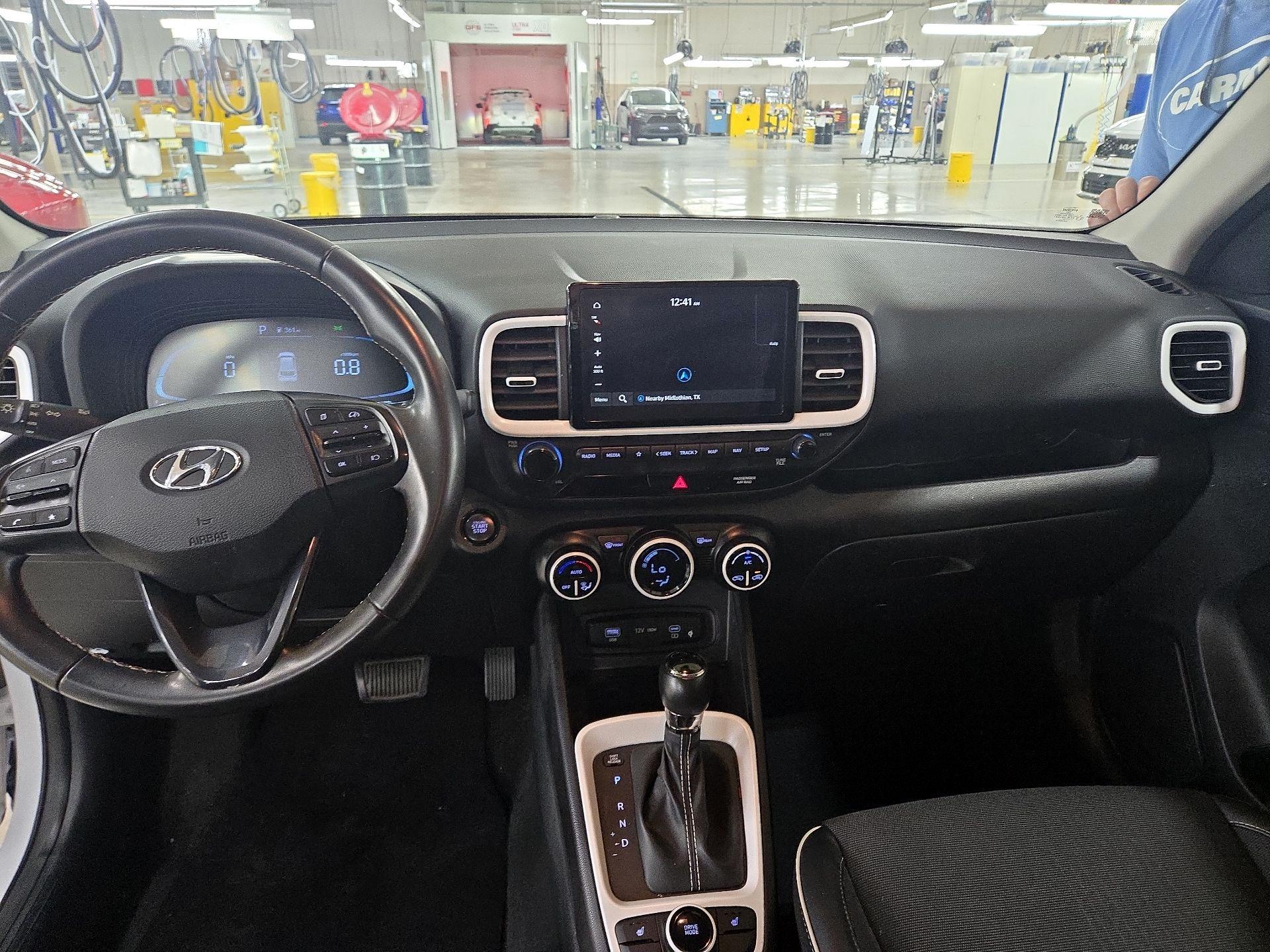 Thumbnail: 2023 Hyundai Venue - 9