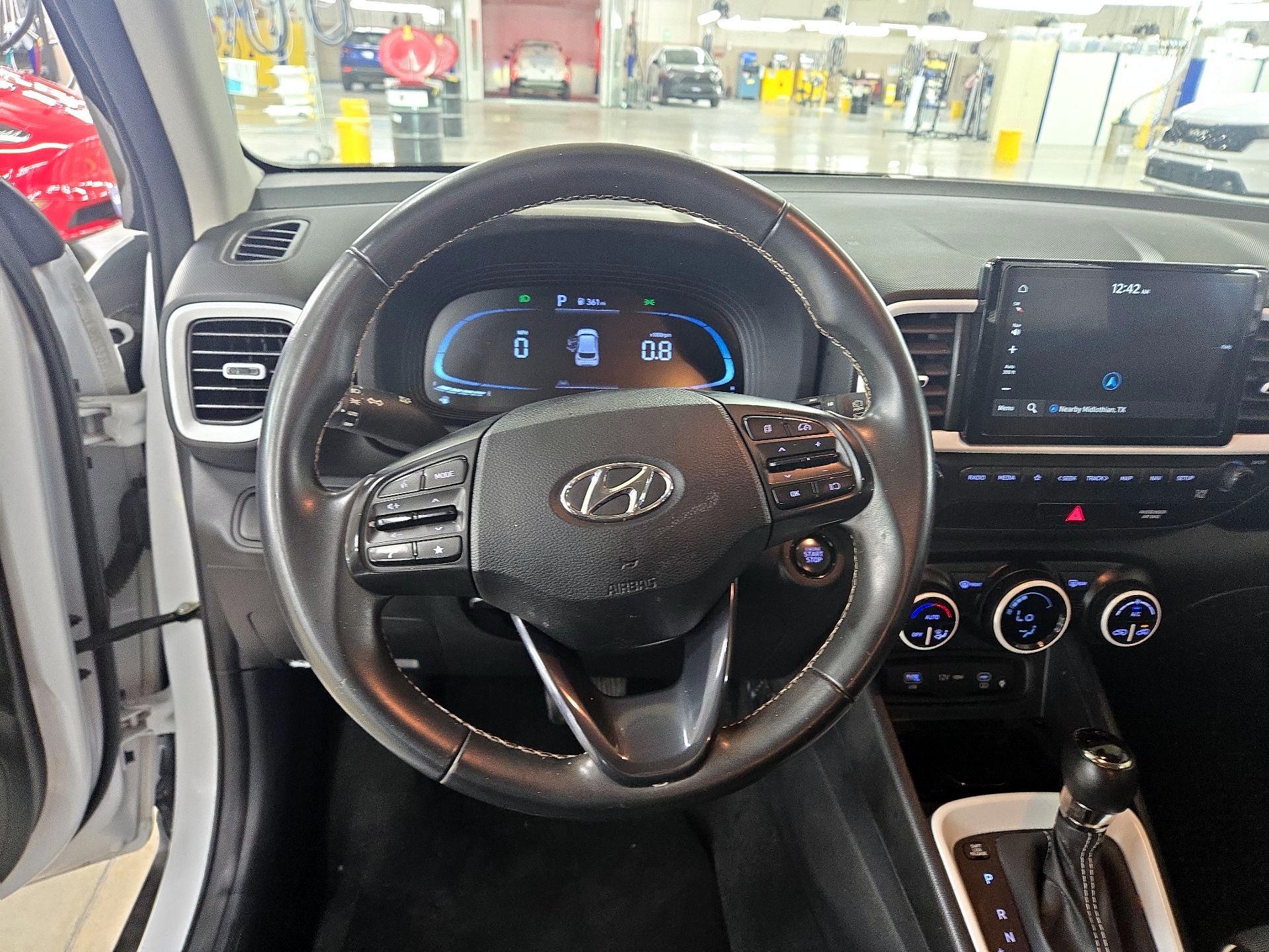 Thumbnail: 2023 Hyundai Venue - 10
