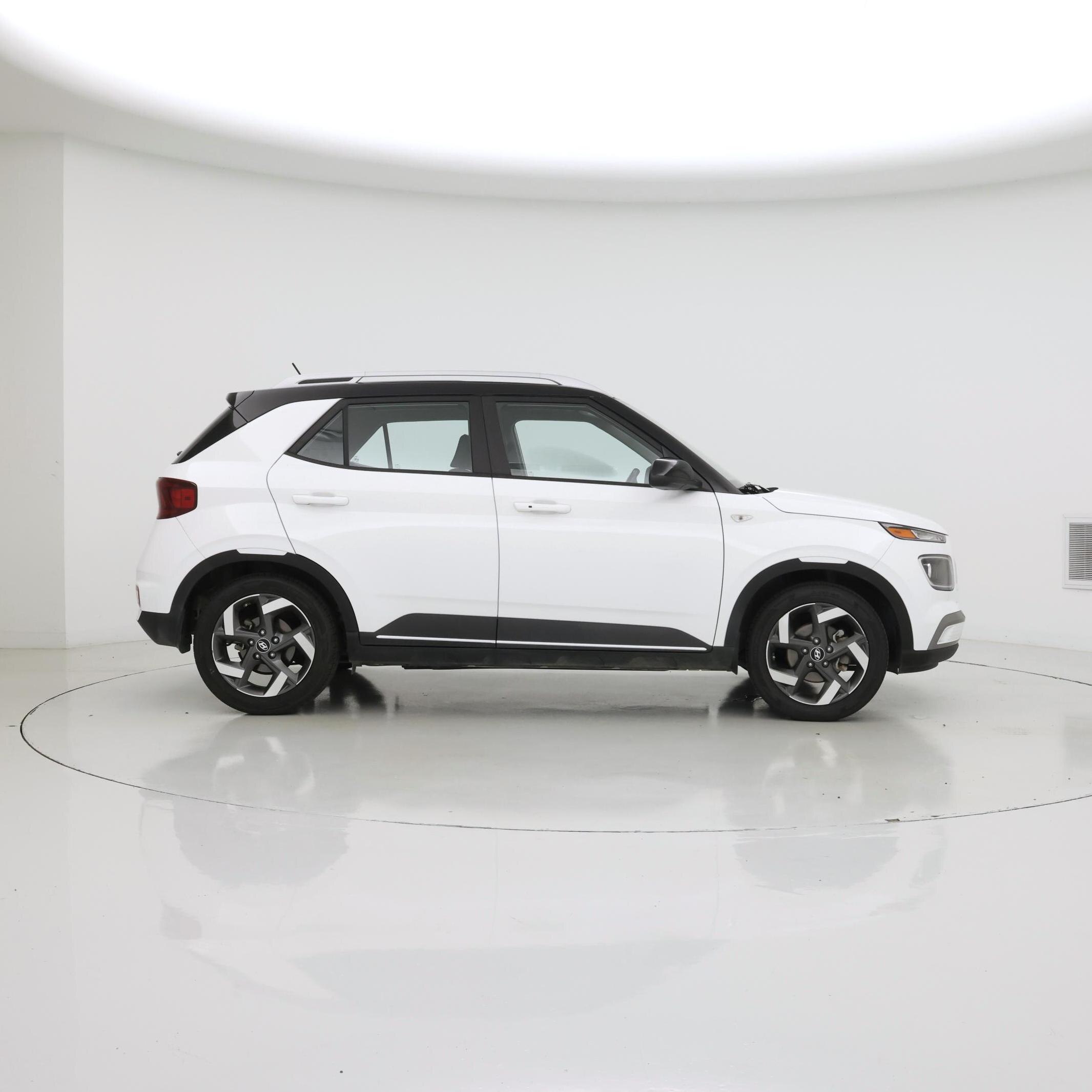 Thumbnail: 2023 Hyundai Venue - 7
