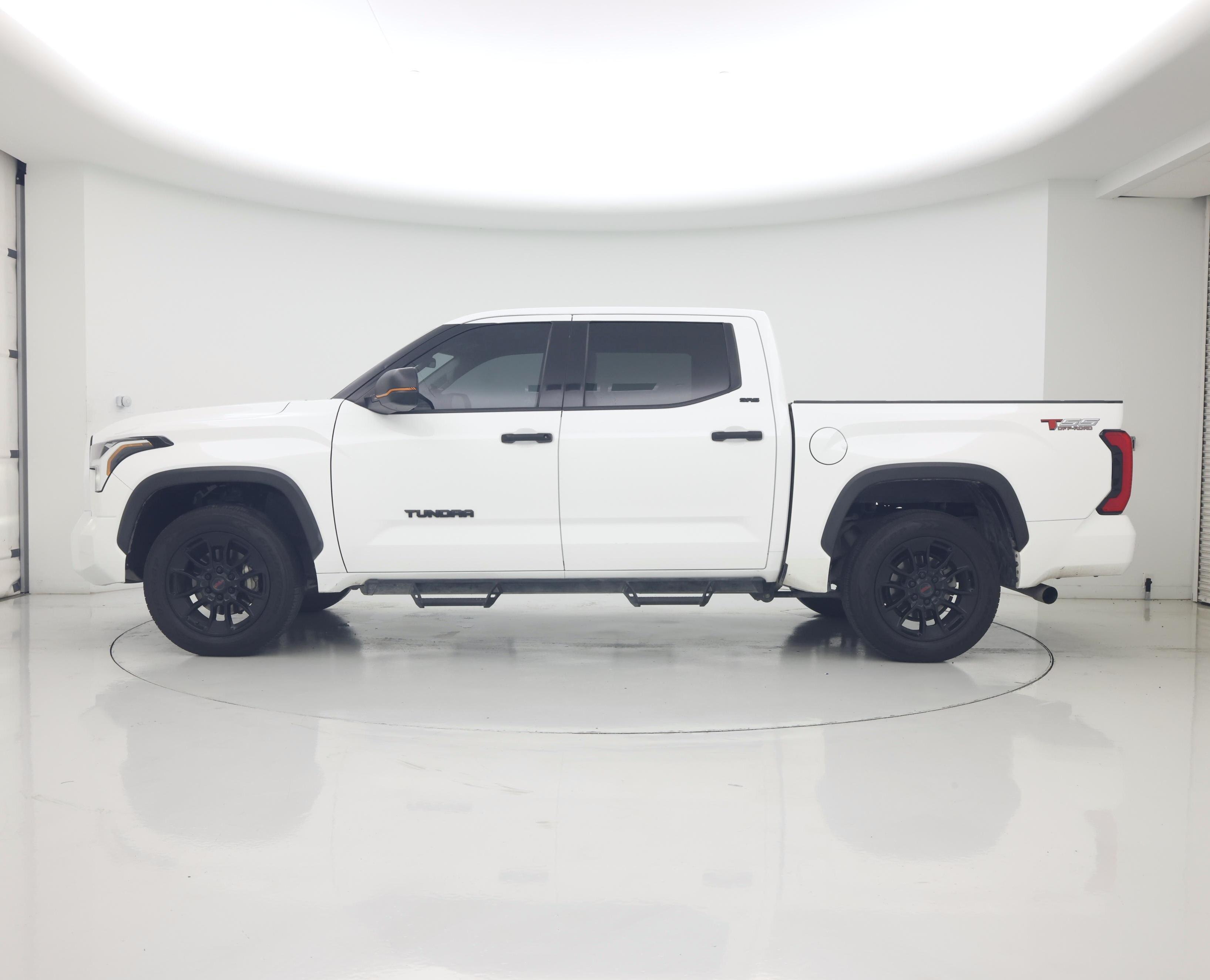 Thumbnail: 2022 Toyota Tundra - 3