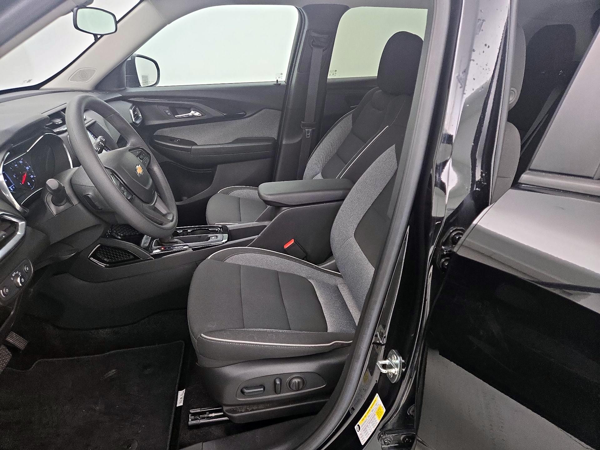 Thumbnail: 2023 Chevrolet TrailBlazer - 11