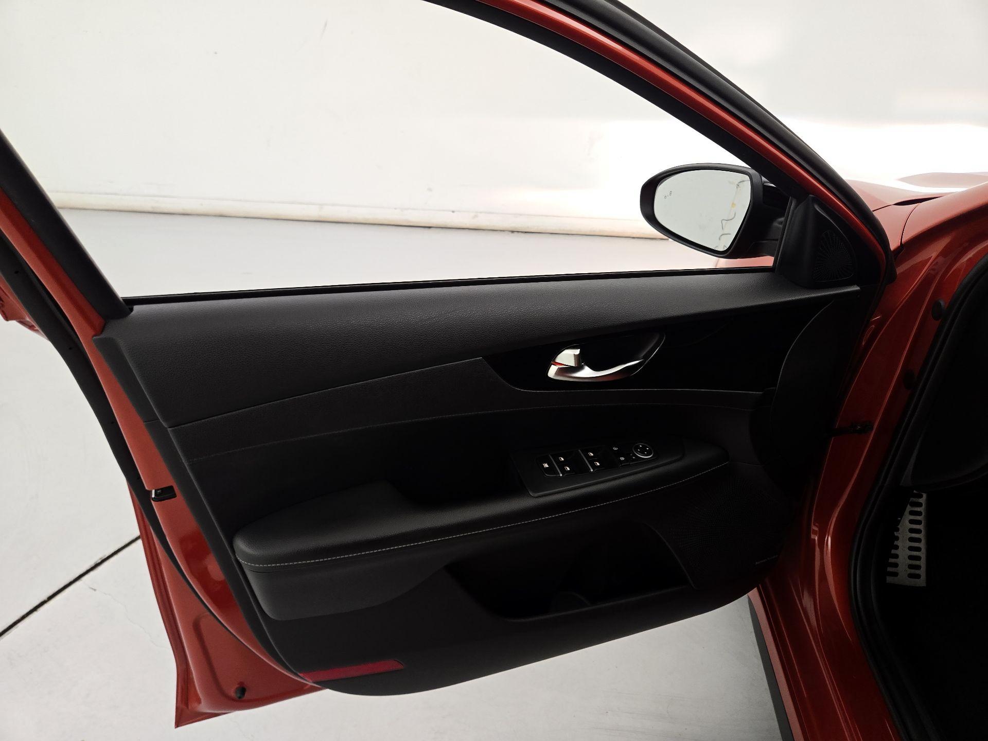 Thumbnail: 2021 Kia Forte - 12