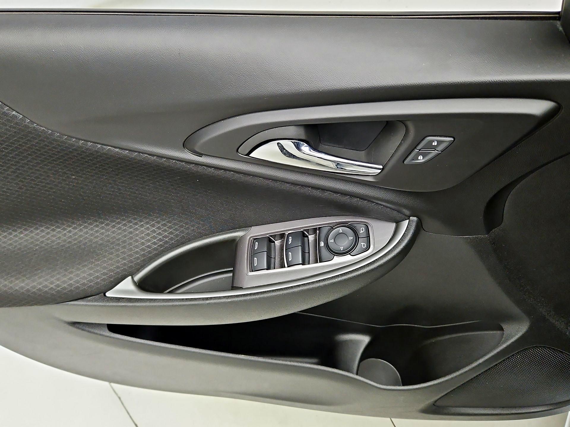Thumbnail: 2023 Chevrolet Malibu - 12