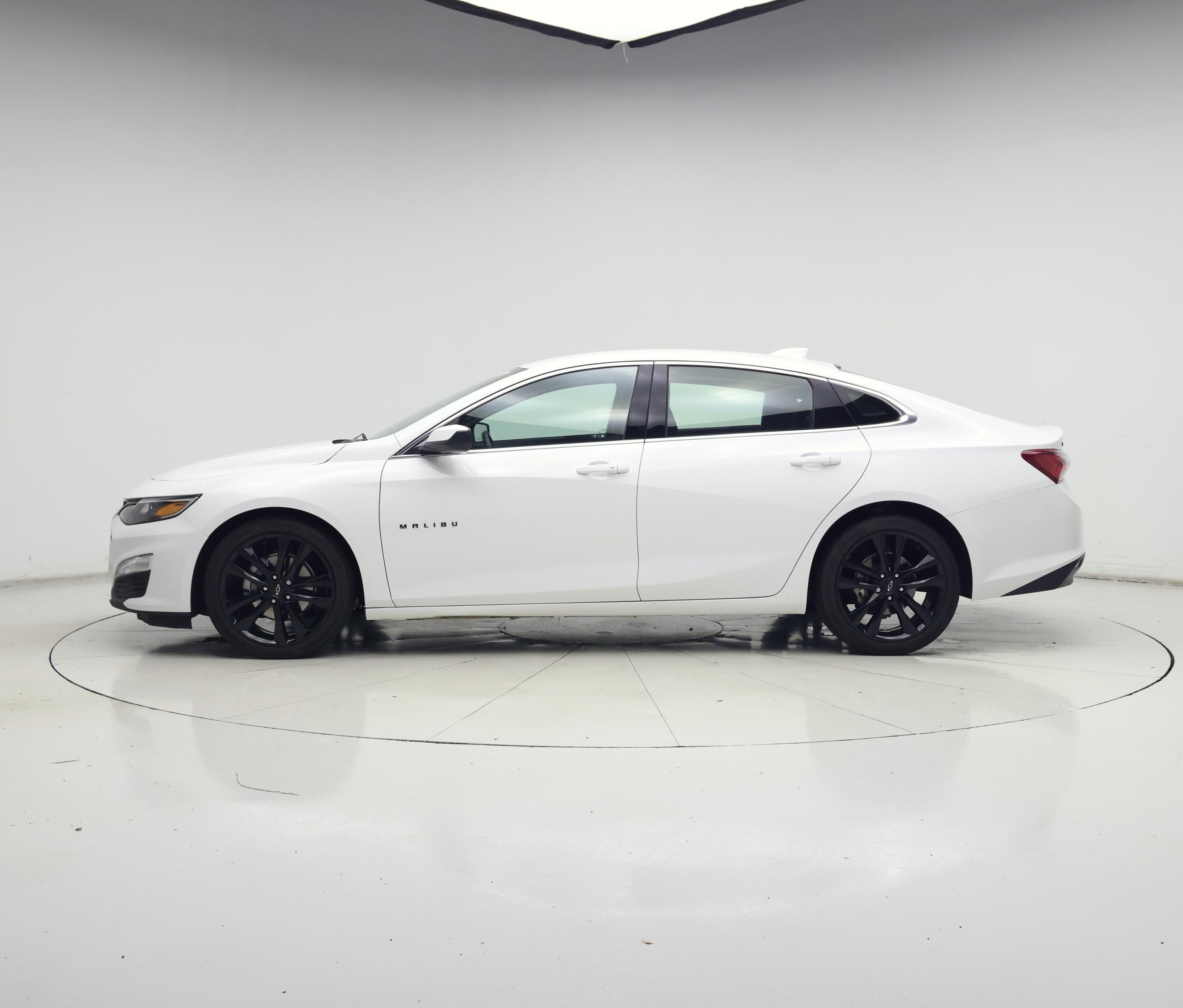 Thumbnail: 2023 Chevrolet Malibu - 3