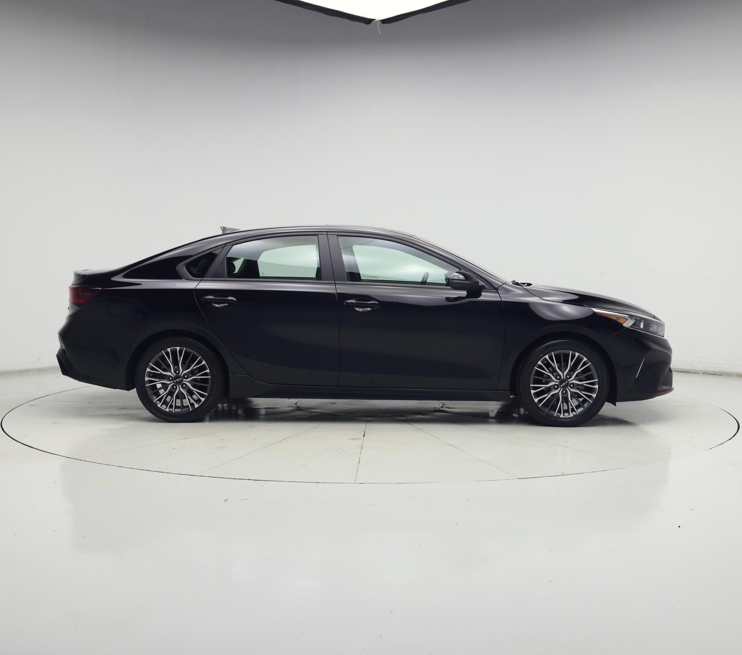 Thumbnail: 2023 Kia Forte - 7