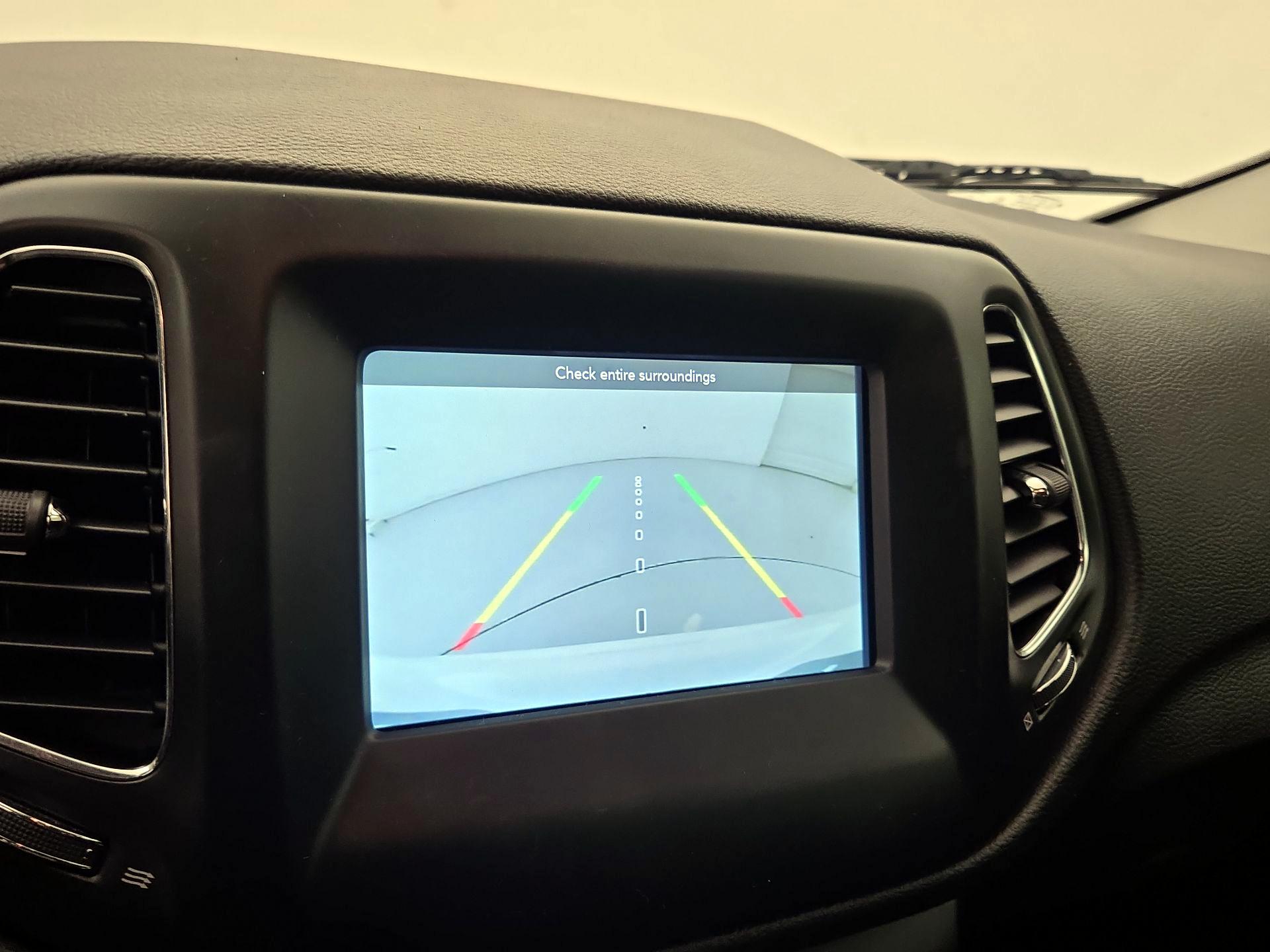 Thumbnail: 2020 Jeep Compass - 14