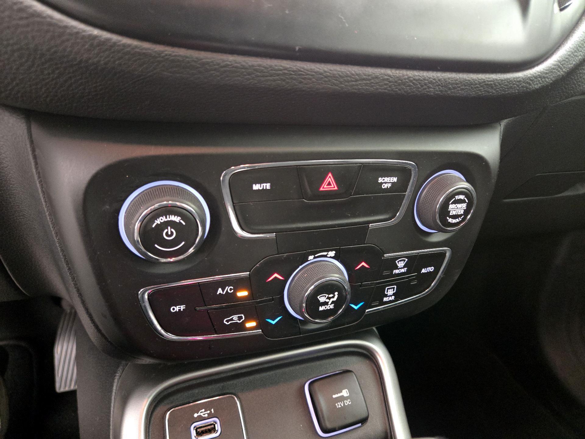 Thumbnail: 2020 Jeep Compass - 16