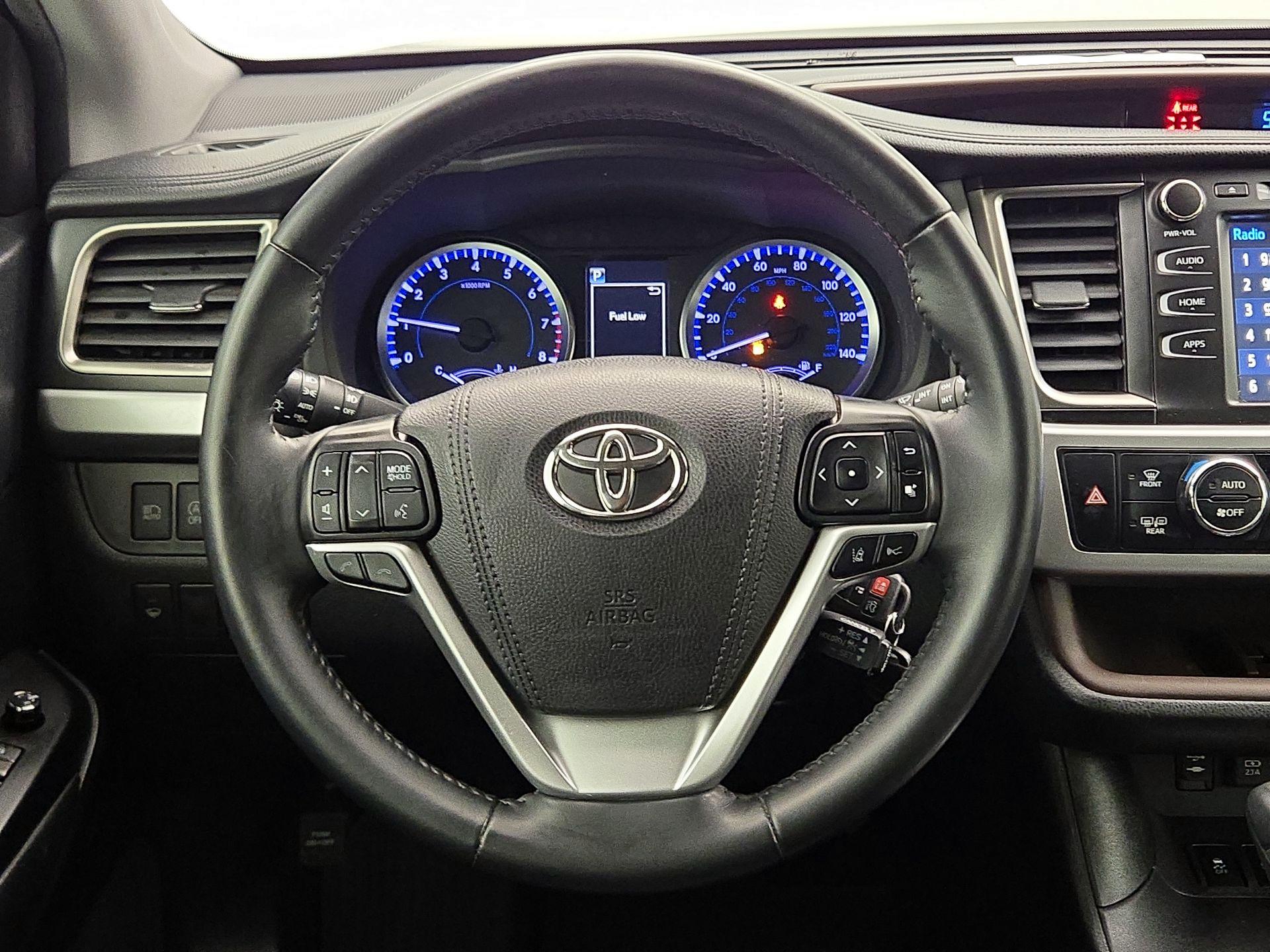 Thumbnail: 2019 Toyota Highlander - 10