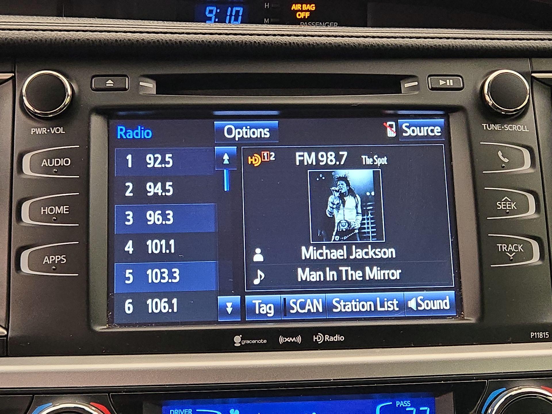 Thumbnail: 2019 Toyota Highlander - 15