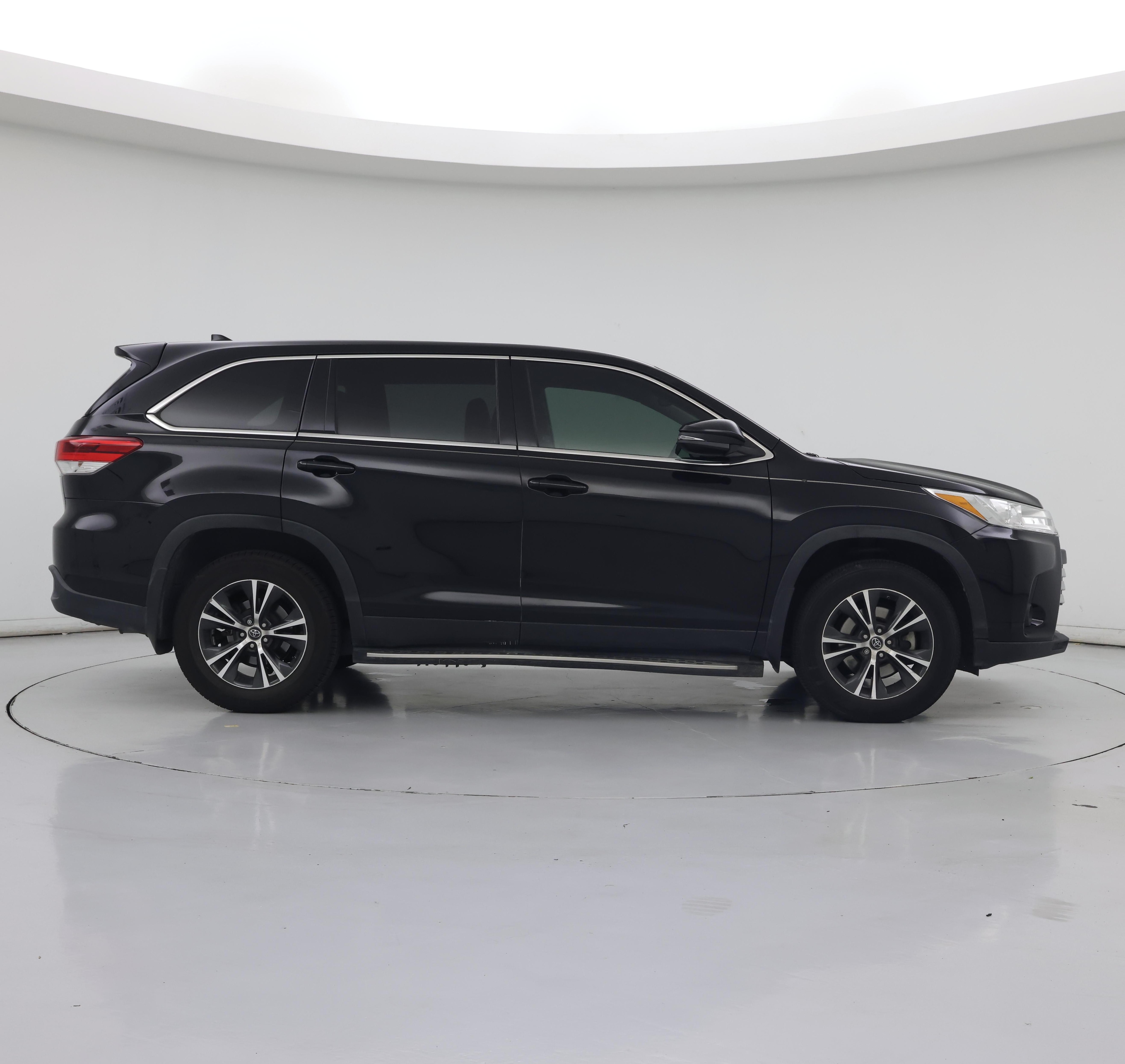Thumbnail: 2019 Toyota Highlander - 7