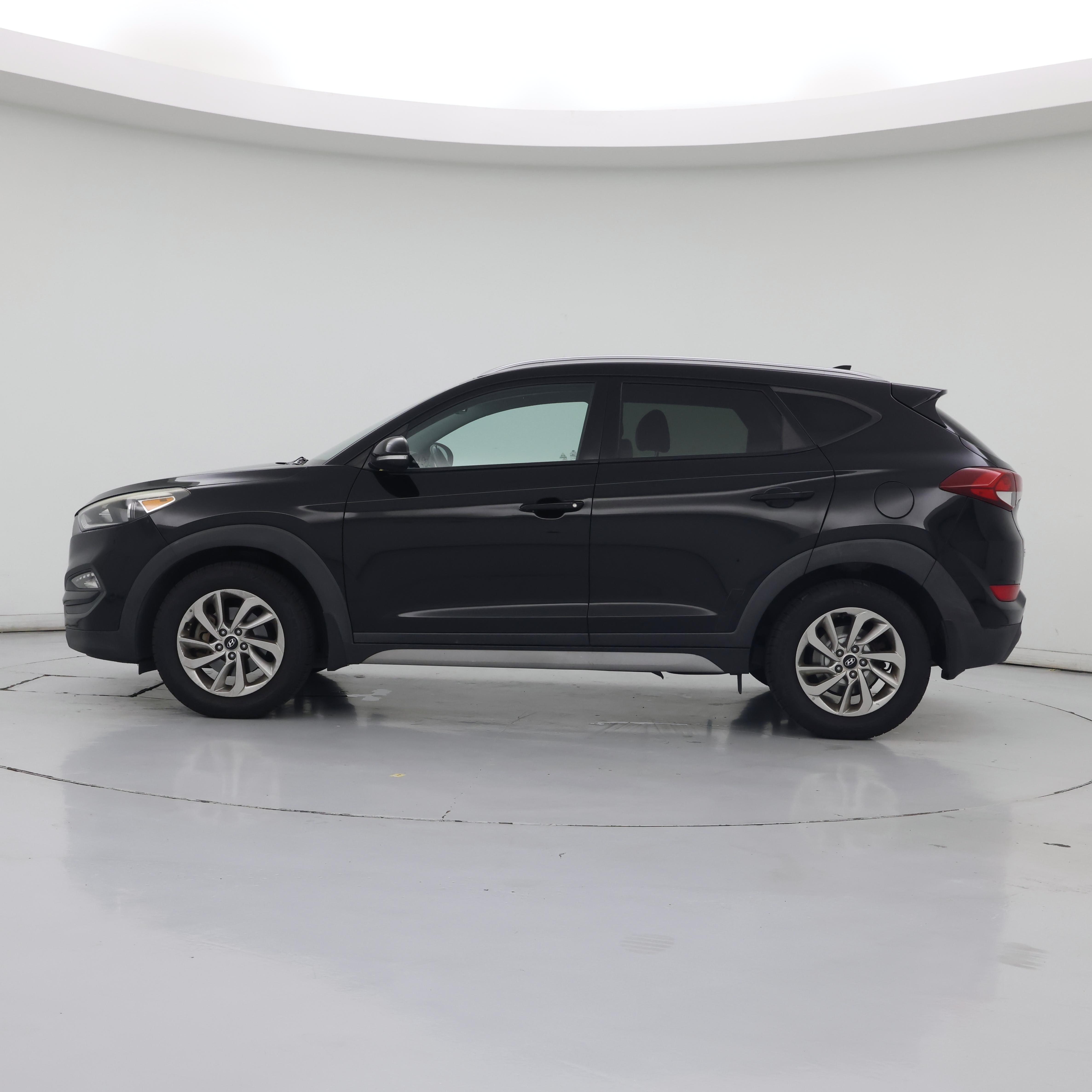 Thumbnail: 2017 Hyundai Tucson - 3