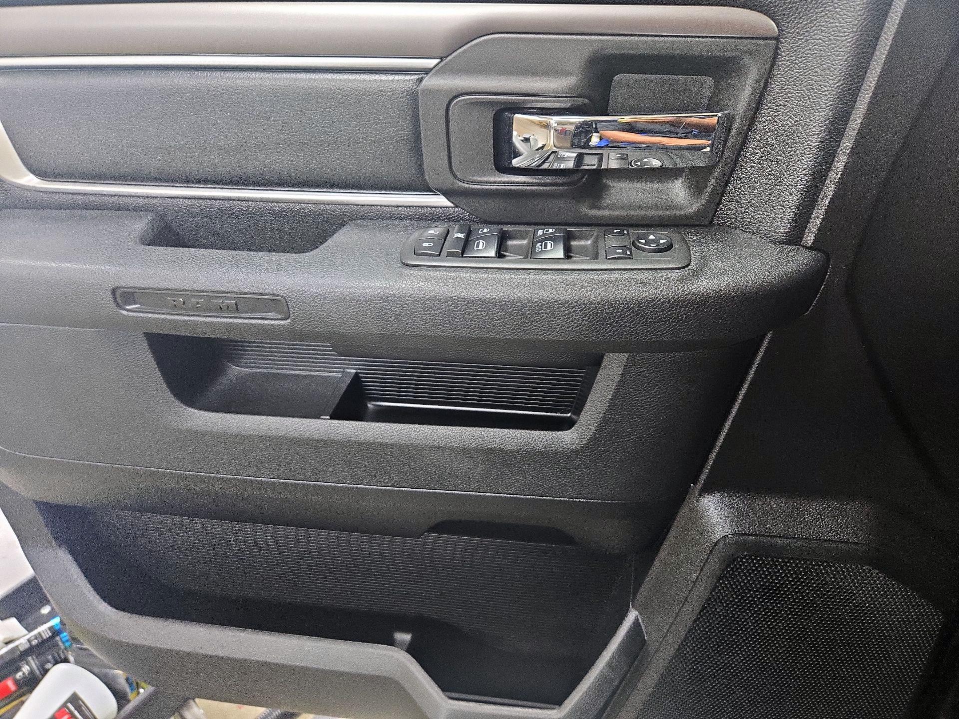 Thumbnail: 2021 RAM 1500 Classic - 12