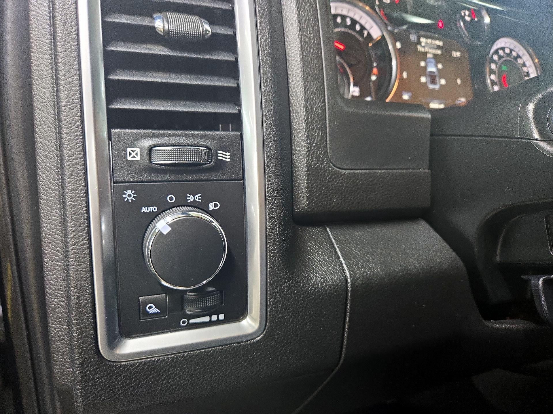 Thumbnail: 2021 RAM 1500 Classic - 13