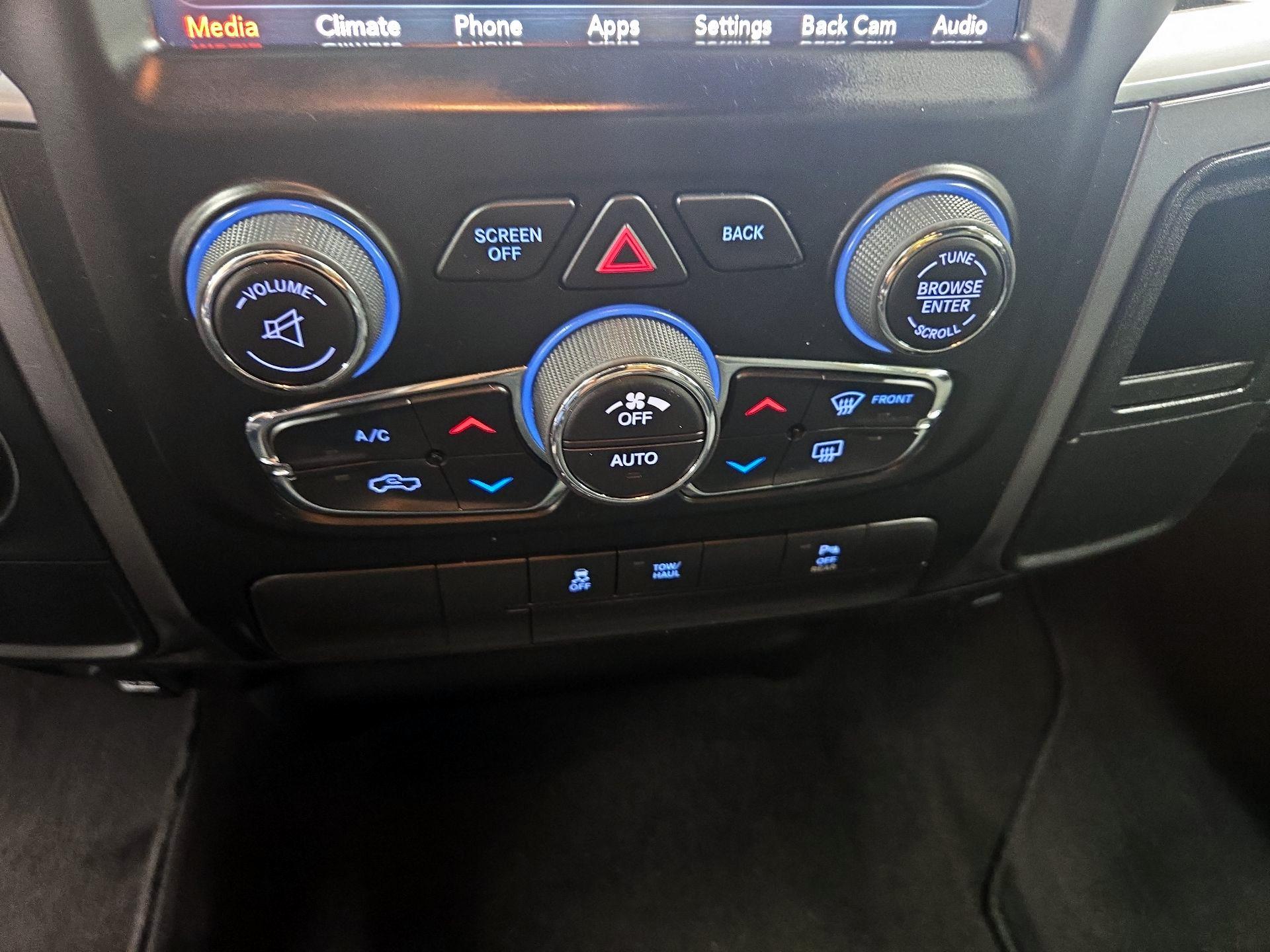 Thumbnail: 2021 RAM 1500 Classic - 16
