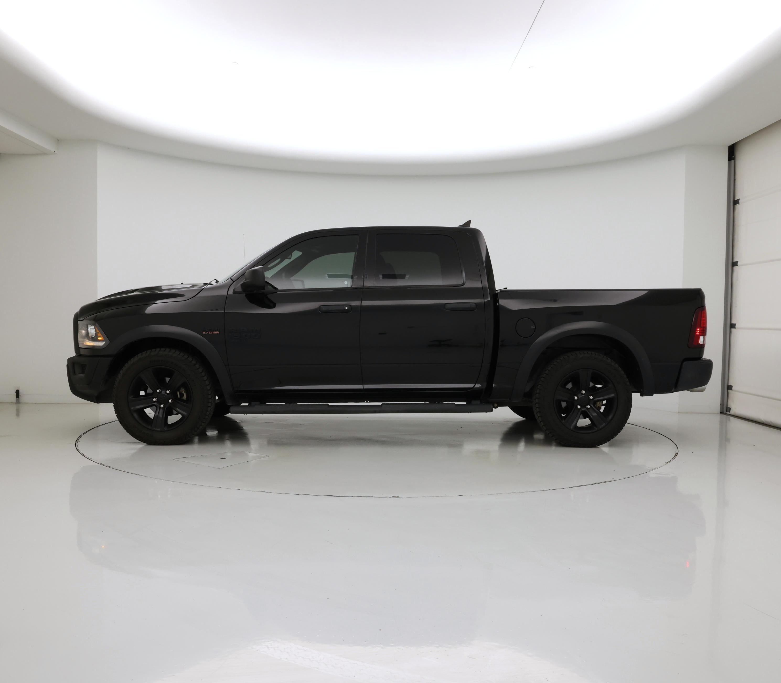Thumbnail: 2021 RAM 1500 Classic - 3