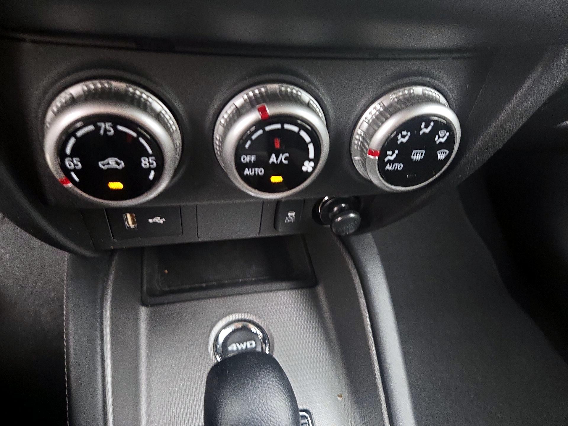 Thumbnail: 2024 Mitsubishi Outlander Sport - 16